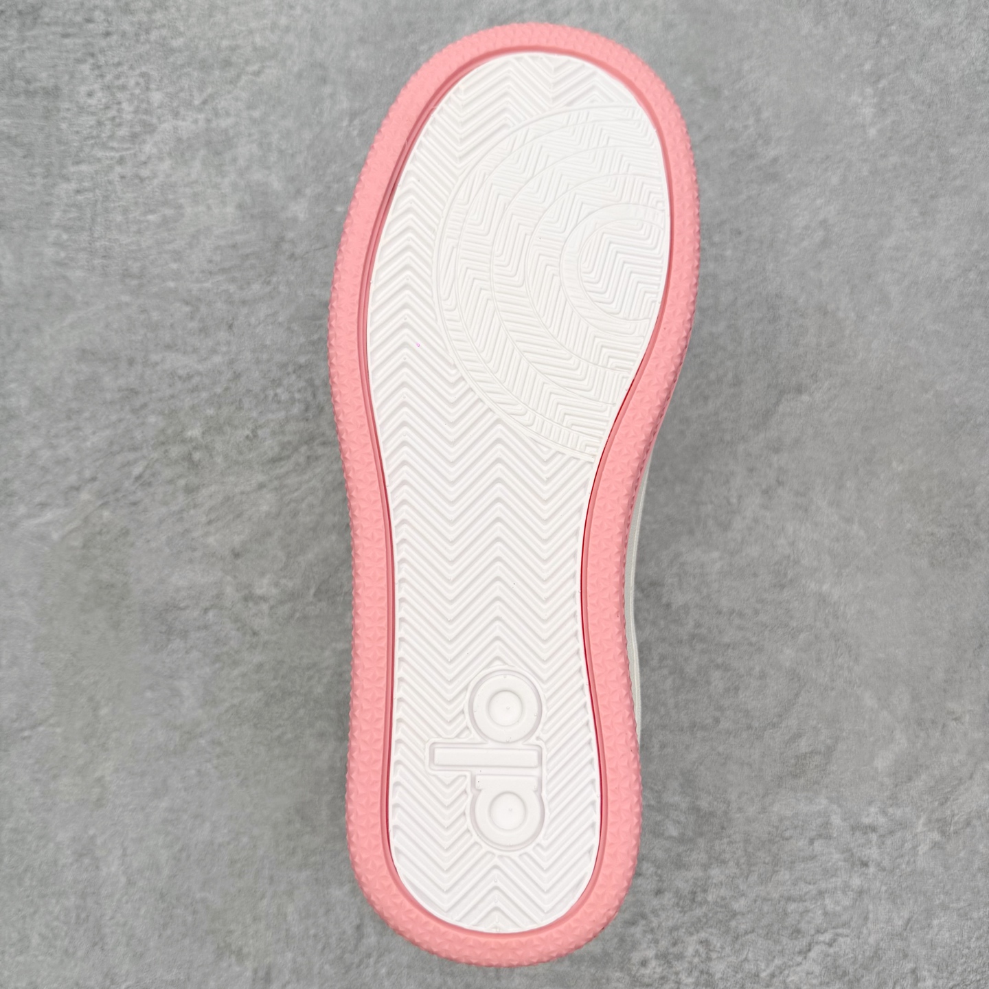 Alo yoga 易梦玲 Jisoo智秀 等多位明星同款上脚 主打各大平台外贸主推大厂采购原材料多处细节