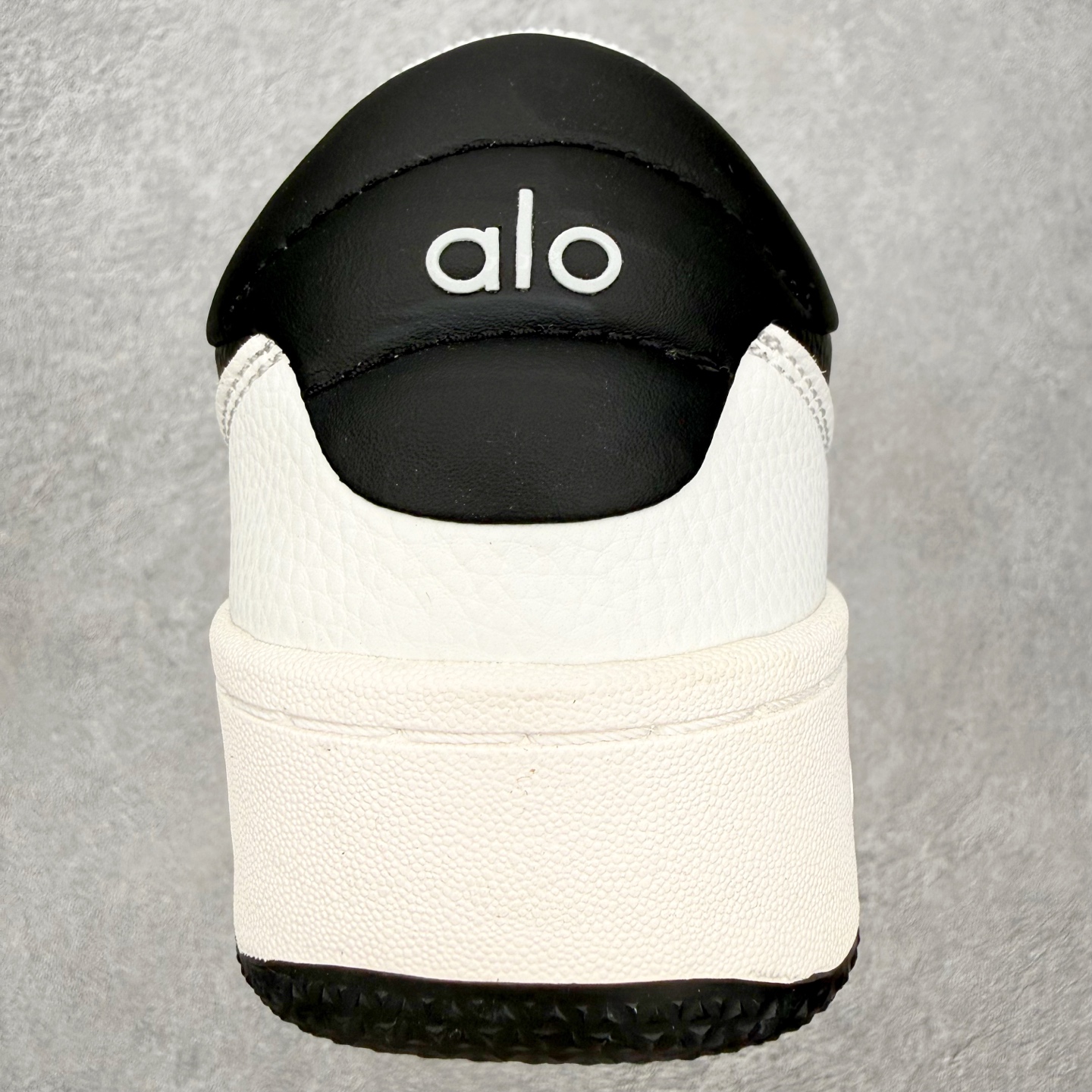 Alo yoga 易梦玲 Jisoo智秀 等多位明星同款上脚 主打各大平台外贸主推大厂采购原材料多处细节