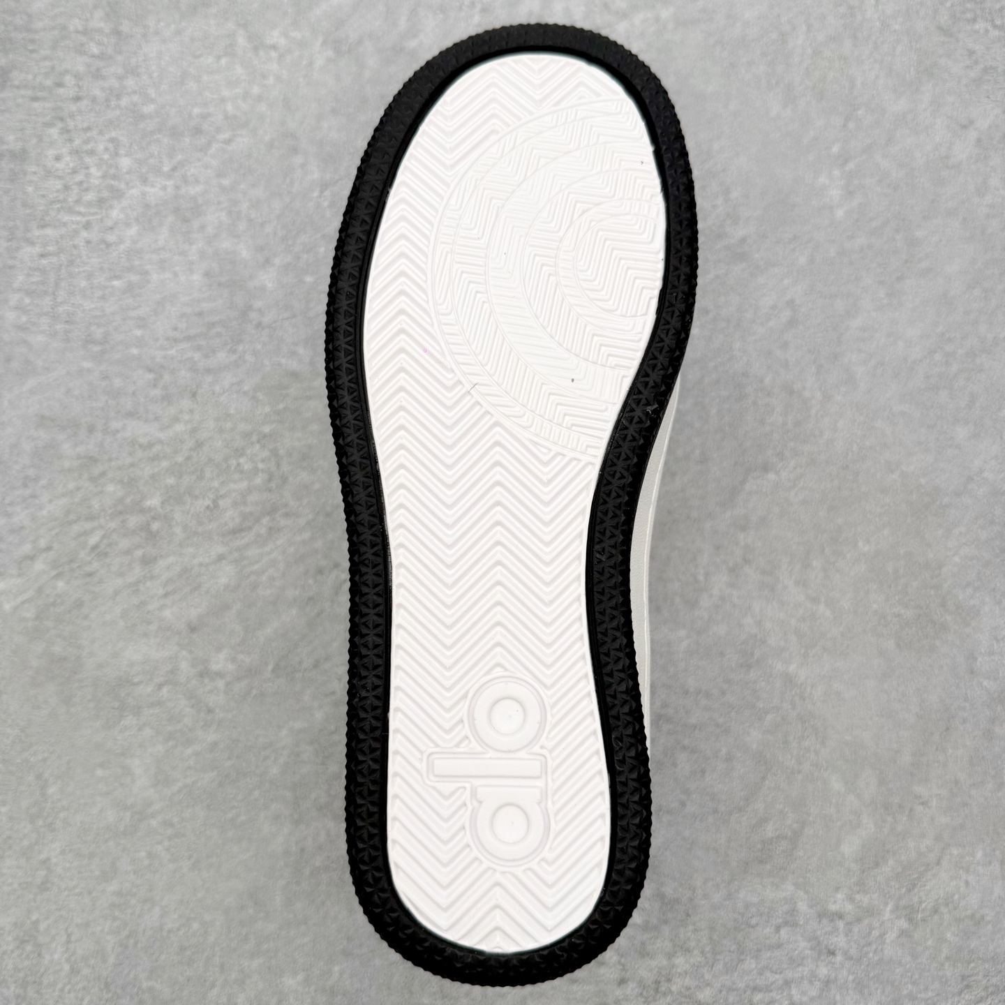 Alo yoga 易梦玲 Jisoo智秀 等多位明星同款上脚 主打各大平台外贸主推大厂采购原材料多处细节