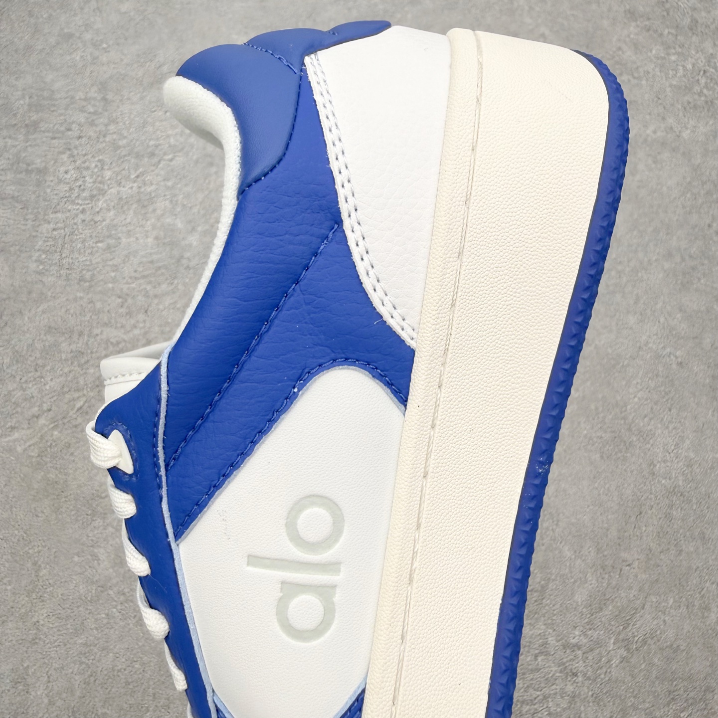 Alo yoga 易梦玲 Jisoo智秀 等多位明星同款上脚 主打各大平台外贸主推大厂采购原材料多处细节