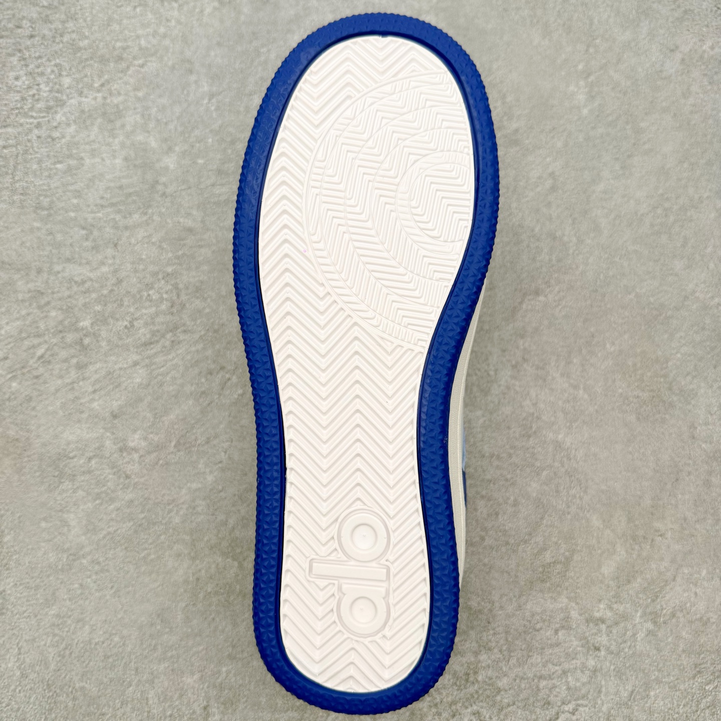 Alo yoga 易梦玲 Jisoo智秀 等多位明星同款上脚 主打各大平台外贸主推大厂采购原材料多处细节