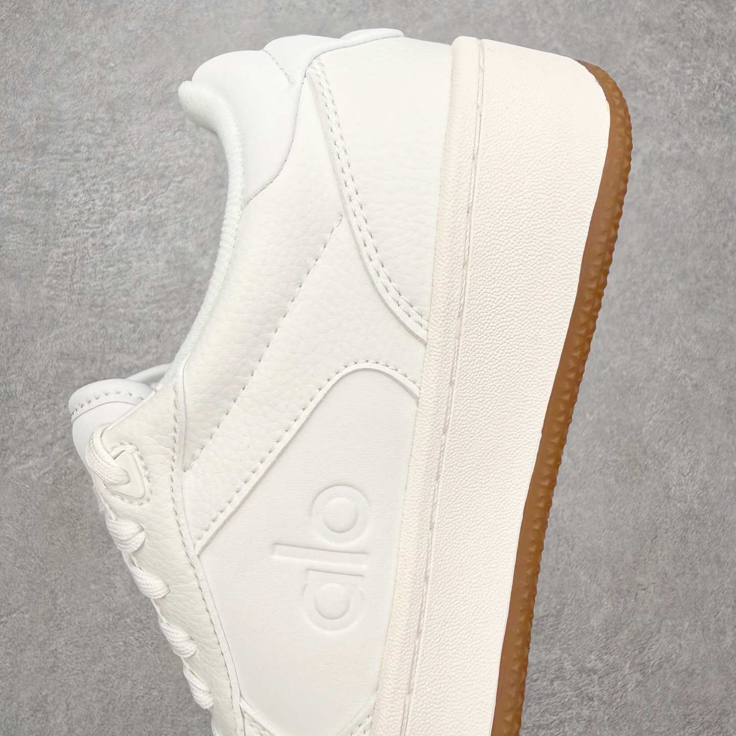 Alo yoga 易梦玲 Jisoo智秀 等多位明星同款上脚 主打各大平台外贸主推大厂采购原材料多处细节