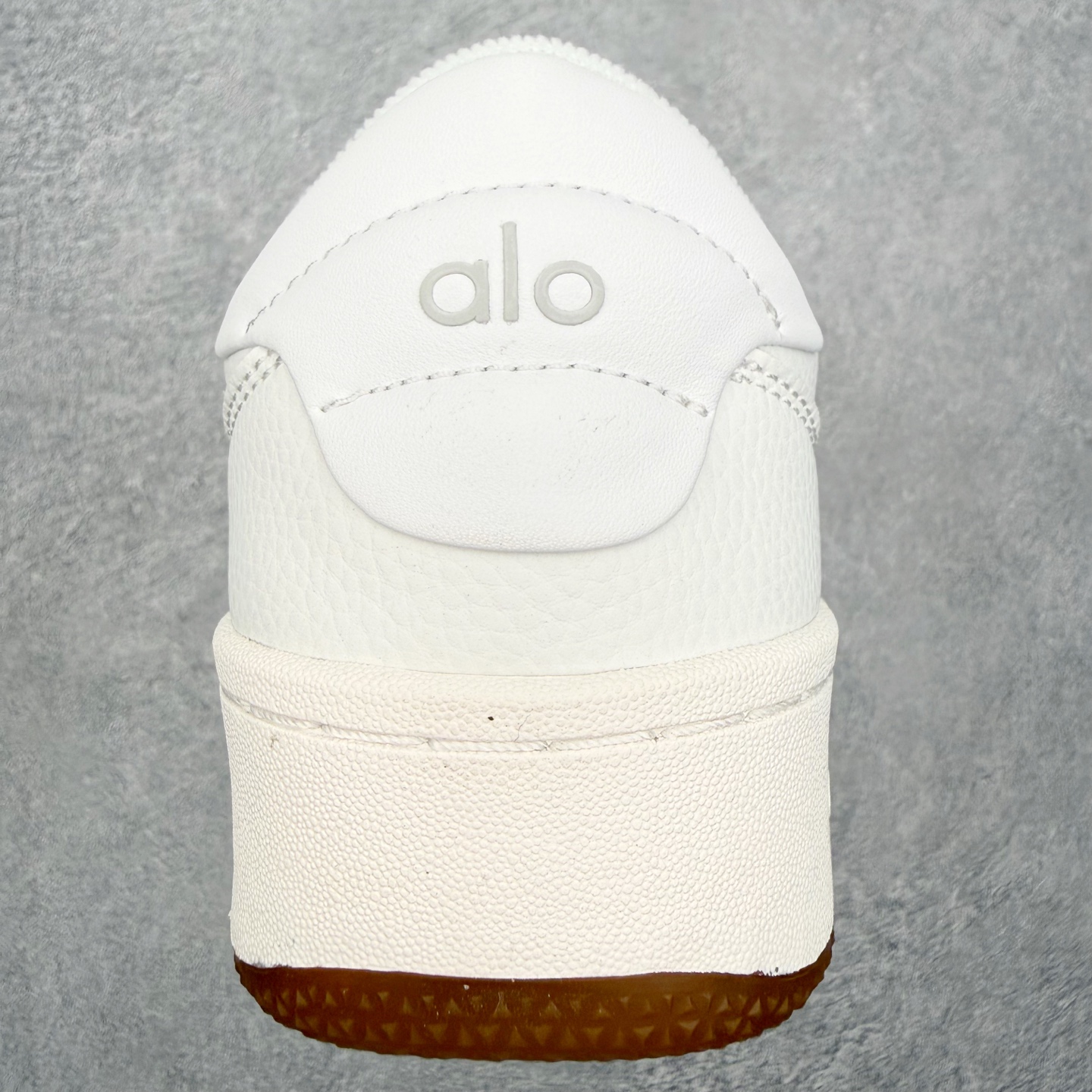 Alo yoga 易梦玲 Jisoo智秀 等多位明星同款上脚 主打各大平台外贸主推大厂采购原材料多处细节