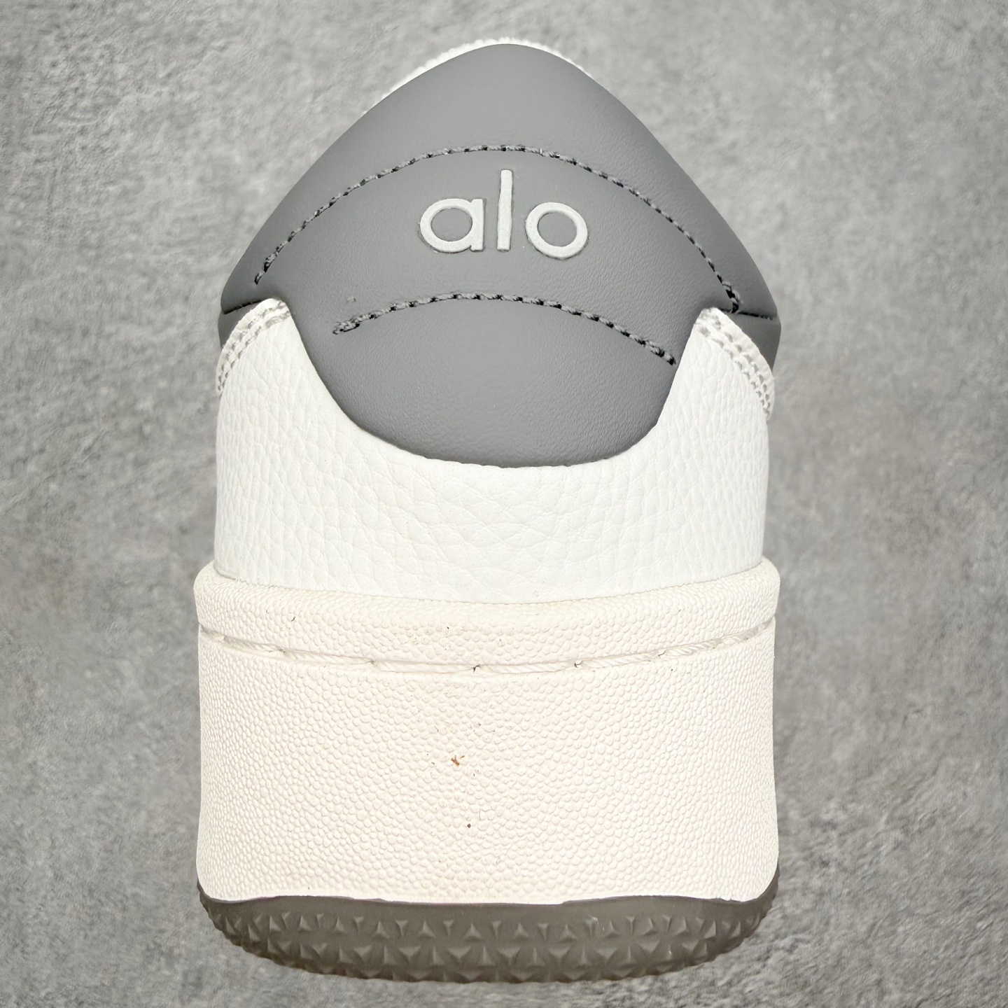 Alo yoga 易梦玲 Jisoo智秀 等多位明星同款上脚 主打各大平台外贸主推大厂采购原材料多处细节