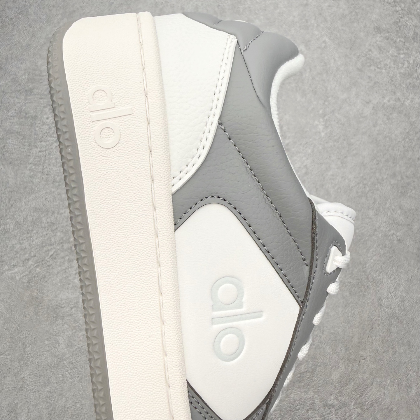 Alo yoga 易梦玲 Jisoo智秀 等多位明星同款上脚 主打各大平台外贸主推大厂采购原材料多处细节