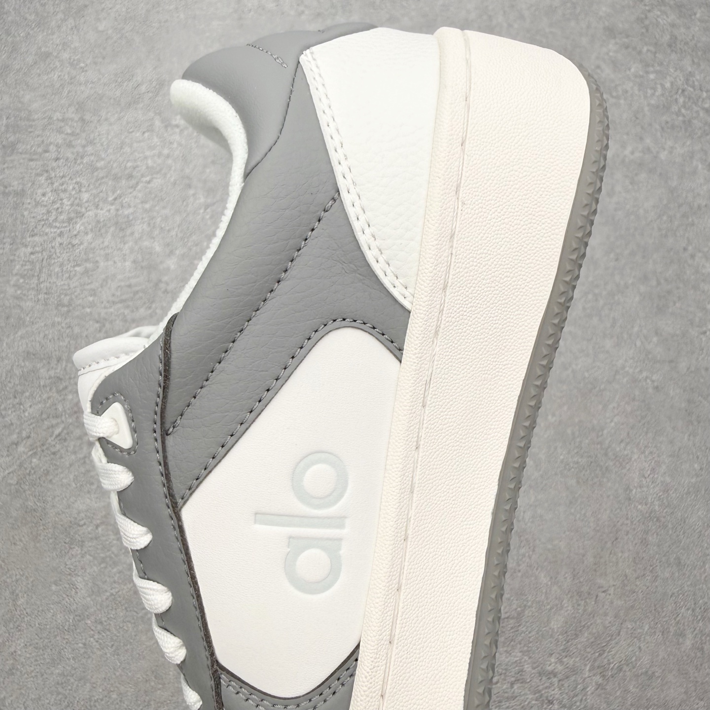 Alo yoga 易梦玲 Jisoo智秀 等多位明星同款上脚 主打各大平台外贸主推大厂采购原材料多处细节