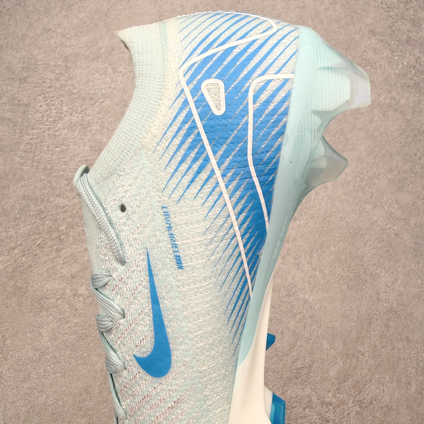 图片[7]-NK Mercurial Vapor Elite 刺客系列实战足球鞋 原代工厂出品 全进口机台生产设备 百分百采用优质原材料 严格按照工艺流程生产 确保每一双鞋都符合原厂标准 确保与原版无二 打造最纯粹的实战体验 高端的东西 品质全在细节里 全网品质最强足球鞋 没有之一（支持高强度实战）尺码：35 36 36.5 37.5 38 38.5 39 40 40.5 41 42 42.5 43 44 44.5 45-选品中心