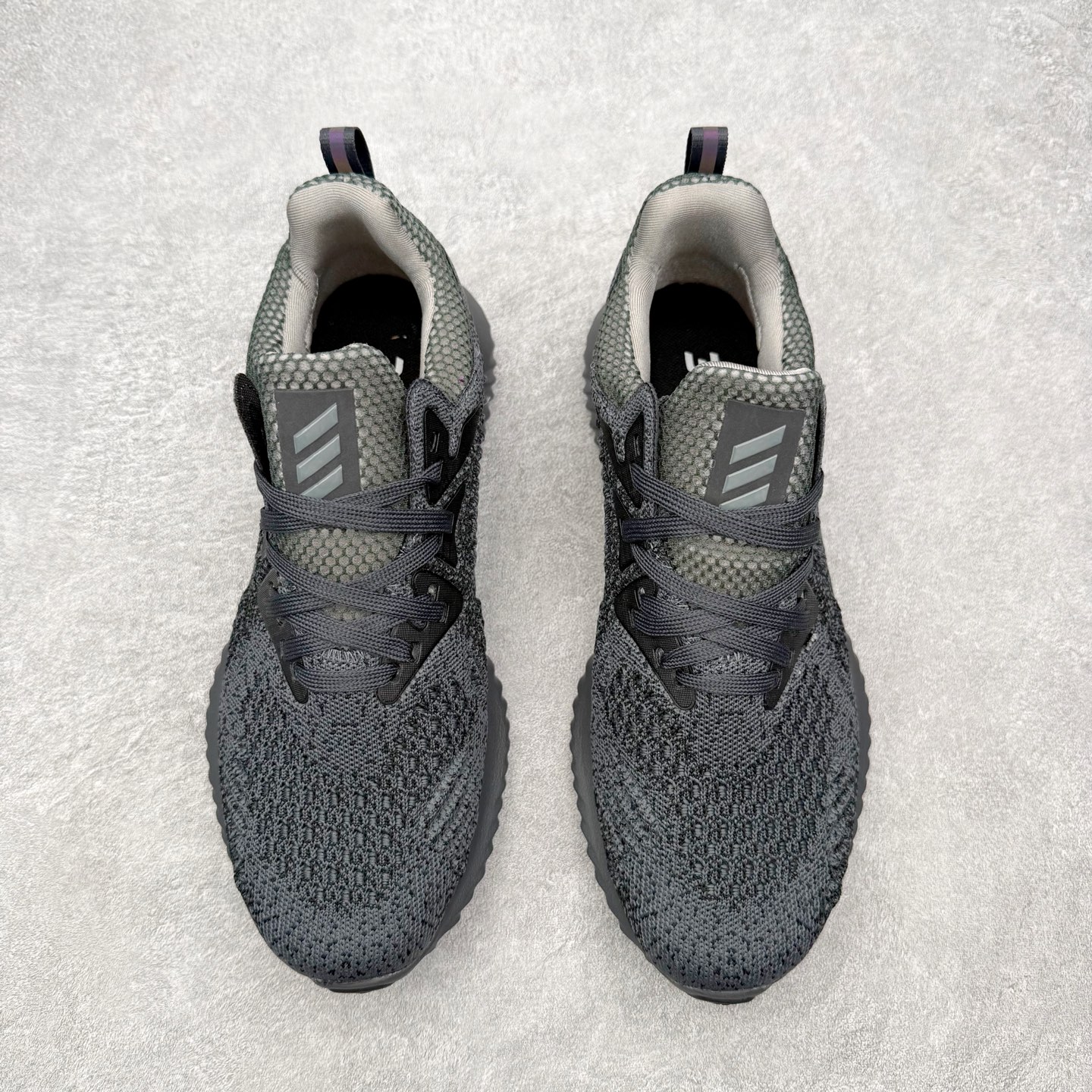 图片[2]-AD AlphaBounce HPC AMS 3M反光 阿尔法三代Bouncetm中底与Forged Mesh 热融合多层绒布的结合 外加马牌大底 原盒市售最高版本 附带官方防水袋 尺码：36 36.5 37.5 38 38.5 39 40 40.5 41 42 42.5 43 44 45-选品中心