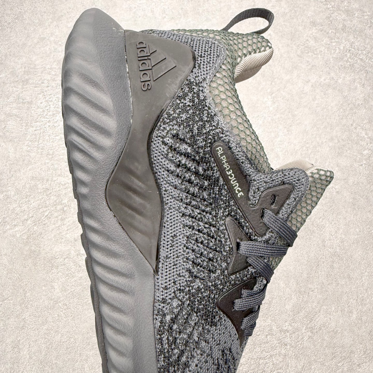 图片[6]-AD AlphaBounce HPC AMS 3M反光 阿尔法三代Bouncetm中底与Forged Mesh 热融合多层绒布的结合 外加马牌大底 原盒市售最高版本 附带官方防水袋 尺码：36 36.5 37.5 38 38.5 39 40 40.5 41 42 42.5 43 44 45-选品中心