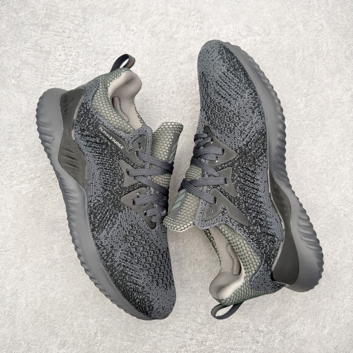 图片[3]-AD AlphaBounce HPC AMS 3M反光 阿尔法三代Bouncetm中底与Forged Mesh 热融合多层绒布的结合 外加马牌大底 原盒市售最高版本 附带官方防水袋 尺码：36 36.5 37.5 38 38.5 39 40 40.5 41 42 42.5 43 44 45-选品中心