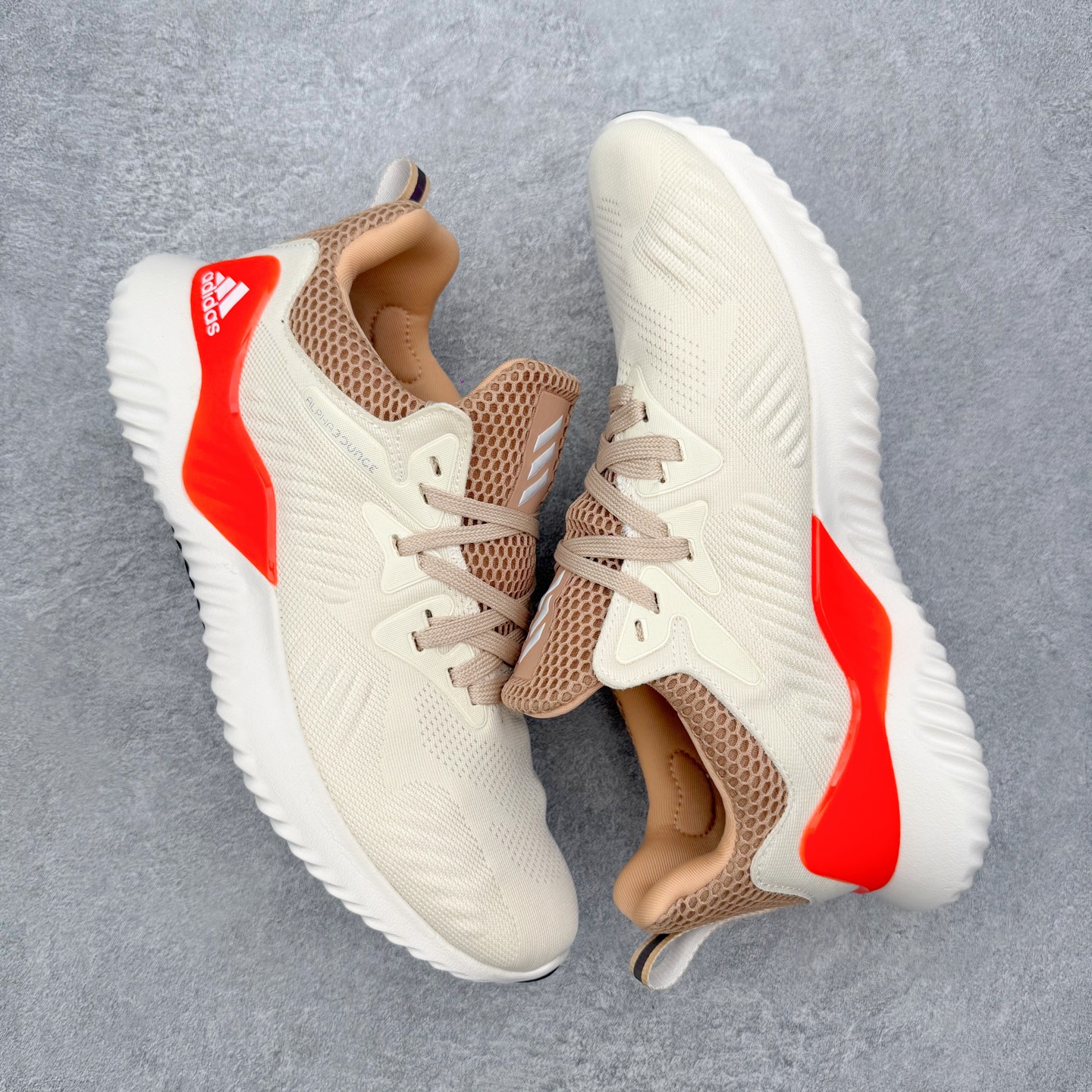 图片[3]-AD AlphaBounce HPC AMS 3M反光 阿尔法三代Bouncetm中底与Forged Mesh 热融合多层绒布的结合 外加马牌大底 原盒市售最高版本 附带官方防水袋 尺码：36 36.5 37.5 38 38.5 39 40 40.5 41 42 42.5 43 44 45-选品中心