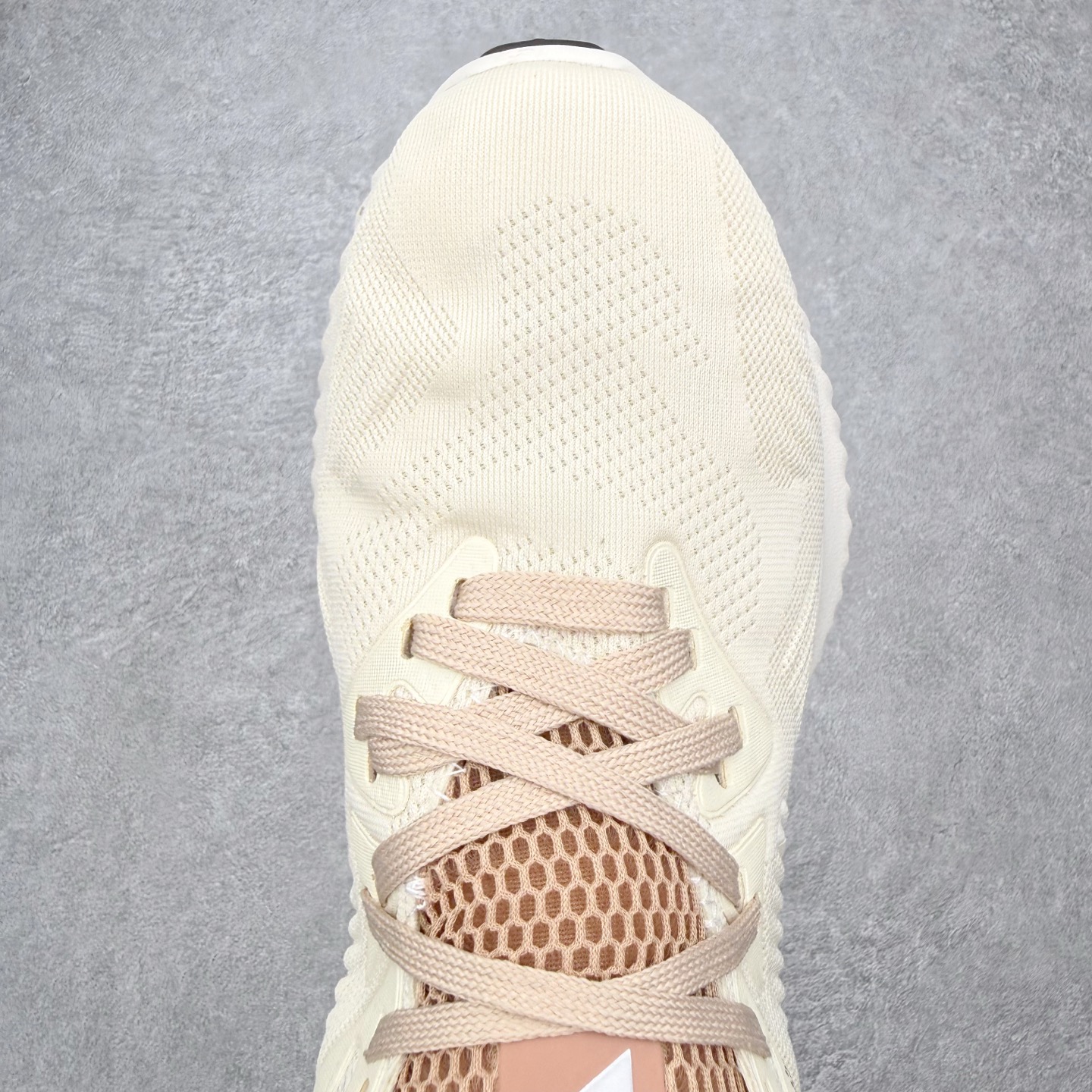 图片[4]-AD AlphaBounce HPC AMS 3M反光 阿尔法三代Bouncetm中底与Forged Mesh 热融合多层绒布的结合 外加马牌大底 原盒市售最高版本 附带官方防水袋 尺码：36 36.5 37.5 38 38.5 39 40 40.5 41 42 42.5 43 44 45-选品中心