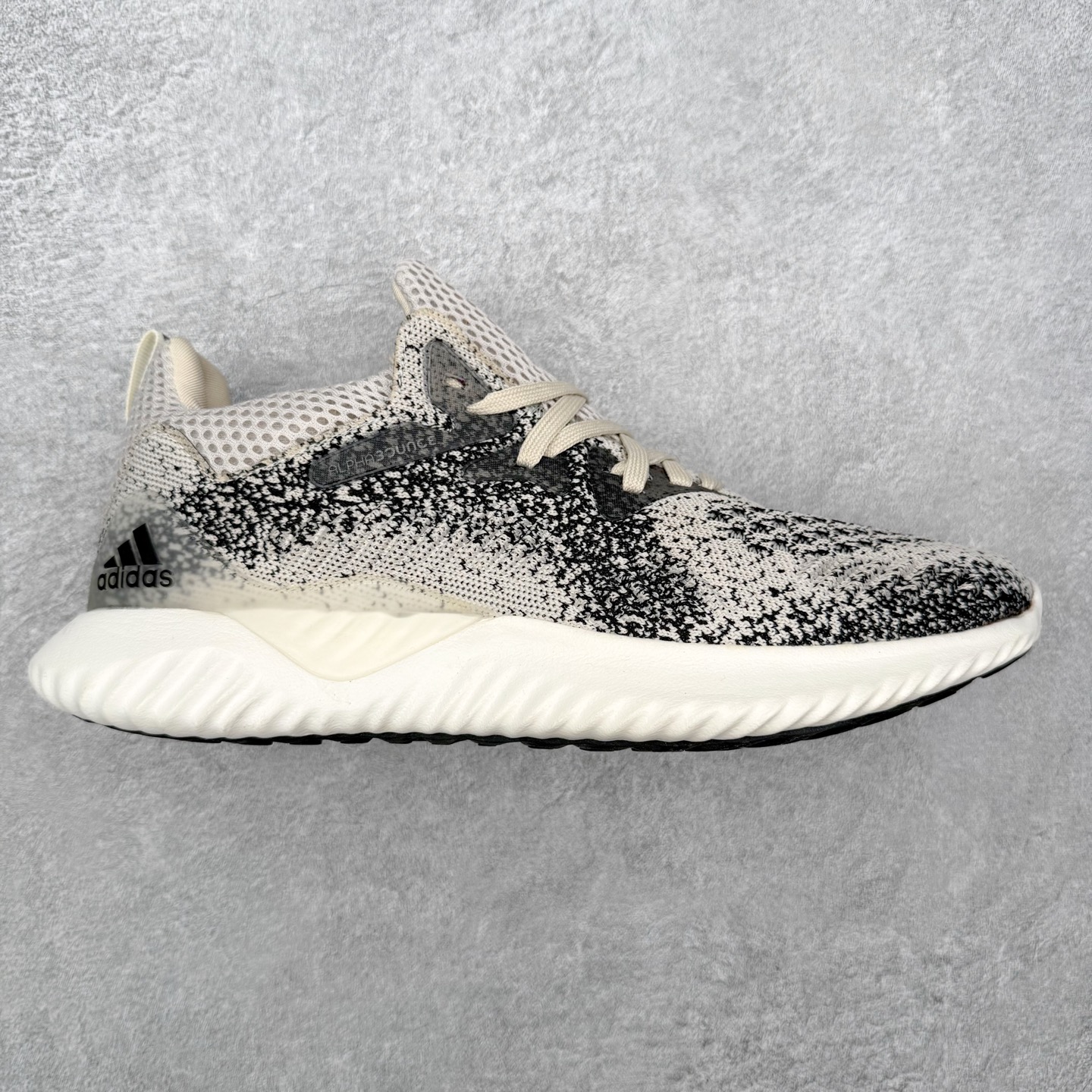 图片[8]-AD AlphaBounce HPC AMS 3M反光 阿尔法三代Bouncetm中底与Forged Mesh 热融合多层绒布的结合 外加马牌大底 原盒市售最高版本 附带官方防水袋 尺码：36 36.5 37.5 38 38.5 39 40 40.5 41 42 42.5 43 44 45-选品中心