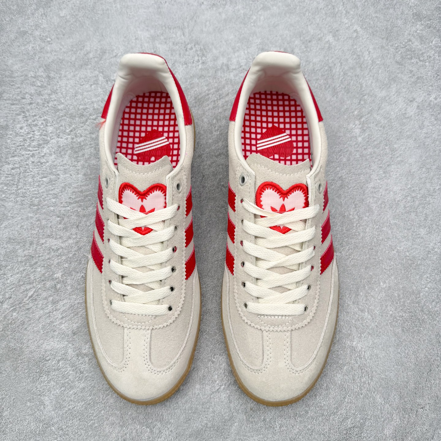 图片[2]-AD Originals Handball SPZL 手球运动员系列百搭休闲运动板鞋 KH9044 这款来自阿迪达斯的这款HANDBALL SPZL前身是一双手球运动鞋，这一次拿来复刻，所以鞋面的主要色彩选用了黑色， 鞋面外侧除了Spezial字母之外还有三叶草标志。Handball SPZL作为复古手球训练鞋与作为室内足球鞋的Samba有着异曲同工之处，但是质感更为出众的鞋身以及丰富的配色选择比起Samba来讲可以说是更胜一筹了！尺码：36 36⅔ 37⅓ 38 38⅔ 39⅓ 40 40⅔ 41⅓ 42 42⅔ 43⅓ 44 45-选品中心