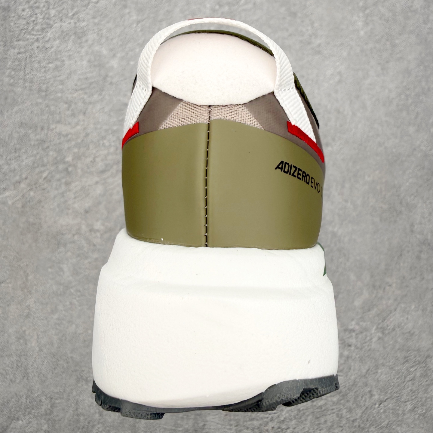 图片[8]-AD Adizero EVO SL ATR M 马拉松竞速专业跑鞋 CELERMESH针织网面非常轻薄 纤维间的缝隙很大 可以保证跑步时的透气、排汗效果 鞋舌直接与两侧的内衬和鞋底连接在一起 在跑步过程中不会被鞋舌的左右移动所困扰 在标准鞋带孔的基础上再拓宽一组鞋带孔 适合不同脚型的需求 突破性 EnergyRods 技术，有助于跑者实现更好的成绩 中底独特的LIGHTSTRIKE PRO泡棉材质 微弹感觉在跑步过程中给予了良好的支撑体验 对于顶级精英和高水平进阶跑者来说 ADIOS PRO是一双值得信赖的竞速比赛用鞋 尺码：36 36.5 37.5 38 38.5 39 40 40.5 41 42 42.5 43 44 44.5 45-选品中心