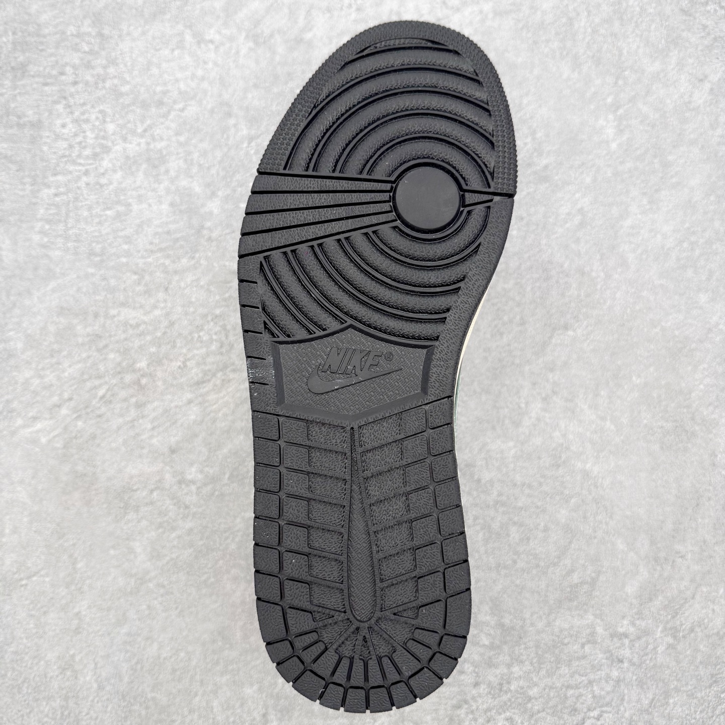 图片[9]-＃MG版 Air Jordan AJ1 Low 低帮系列 超性价比单品 平台直播间特供 百分百全新货品 零氧化发霉 给足利润空间操作 超乎所想的高性价比 原装楦头纸板开发 完美鞋型 超高清洁度 鞋型不臃肿别扭 原厂内置全掌气垫 A模大底 鞋舌AJ原厂专用牛津布 AJ专用反口珍珠布 原厂无杂质高弹内里海棉 特殊封边弹力鞋带 原鞋开模 拒绝公底 购置公司同步原材料 都有细节原汁原味 忠于原版 尺码：36 36.5 37.5 38 38.5 39 40 40.5 41 42 42.5 43 44 44.5 45 46-选品中心