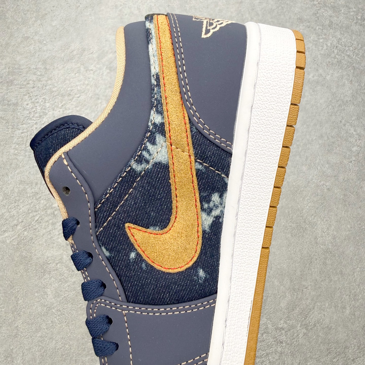 图片[7]-＃MG版 Air Jordan AJ1 Low 低帮系列 超性价比单品 平台直播间特供 百分百全新货品 零氧化发霉 给足利润空间操作 超乎所想的高性价比 原装楦头纸板开发 完美鞋型 超高清洁度 鞋型不臃肿别扭 原厂内置全掌气垫 A模大底 鞋舌AJ原厂专用牛津布 AJ专用反口珍珠布 原厂无杂质高弹内里海棉 特殊封边弹力鞋带 原鞋开模 拒绝公底 购置公司同步原材料 都有细节原汁原味 忠于原版 尺码：36 36.5 37.5 38 38.5 39 40 40.5 41 42 42.5 43 44 44.5 45 46-选品中心