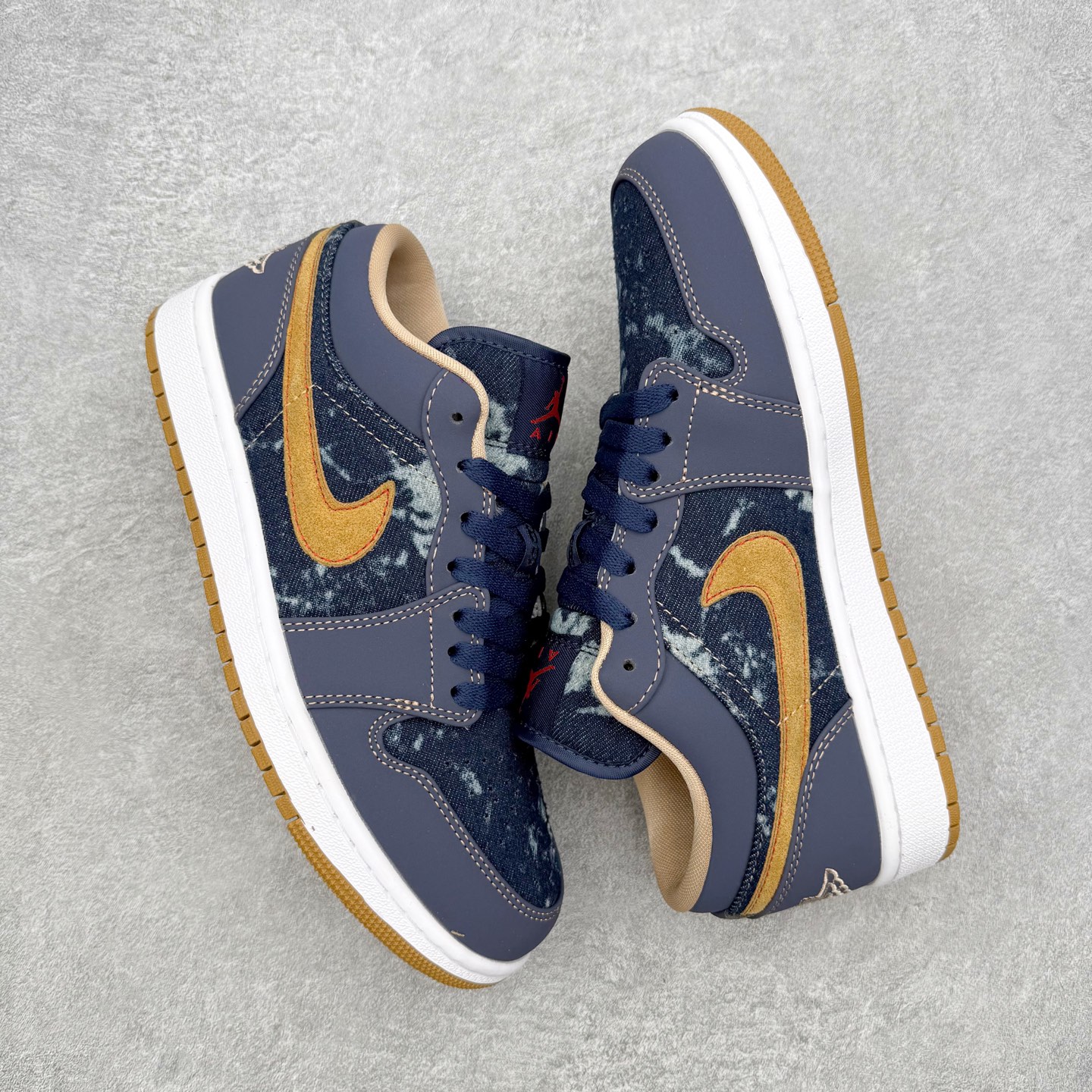 图片[3]-＃MG版 Air Jordan AJ1 Low 低帮系列 超性价比单品 平台直播间特供 百分百全新货品 零氧化发霉 给足利润空间操作 超乎所想的高性价比 原装楦头纸板开发 完美鞋型 超高清洁度 鞋型不臃肿别扭 原厂内置全掌气垫 A模大底 鞋舌AJ原厂专用牛津布 AJ专用反口珍珠布 原厂无杂质高弹内里海棉 特殊封边弹力鞋带 原鞋开模 拒绝公底 购置公司同步原材料 都有细节原汁原味 忠于原版 尺码：36 36.5 37.5 38 38.5 39 40 40.5 41 42 42.5 43 44 44.5 45 46-选品中心