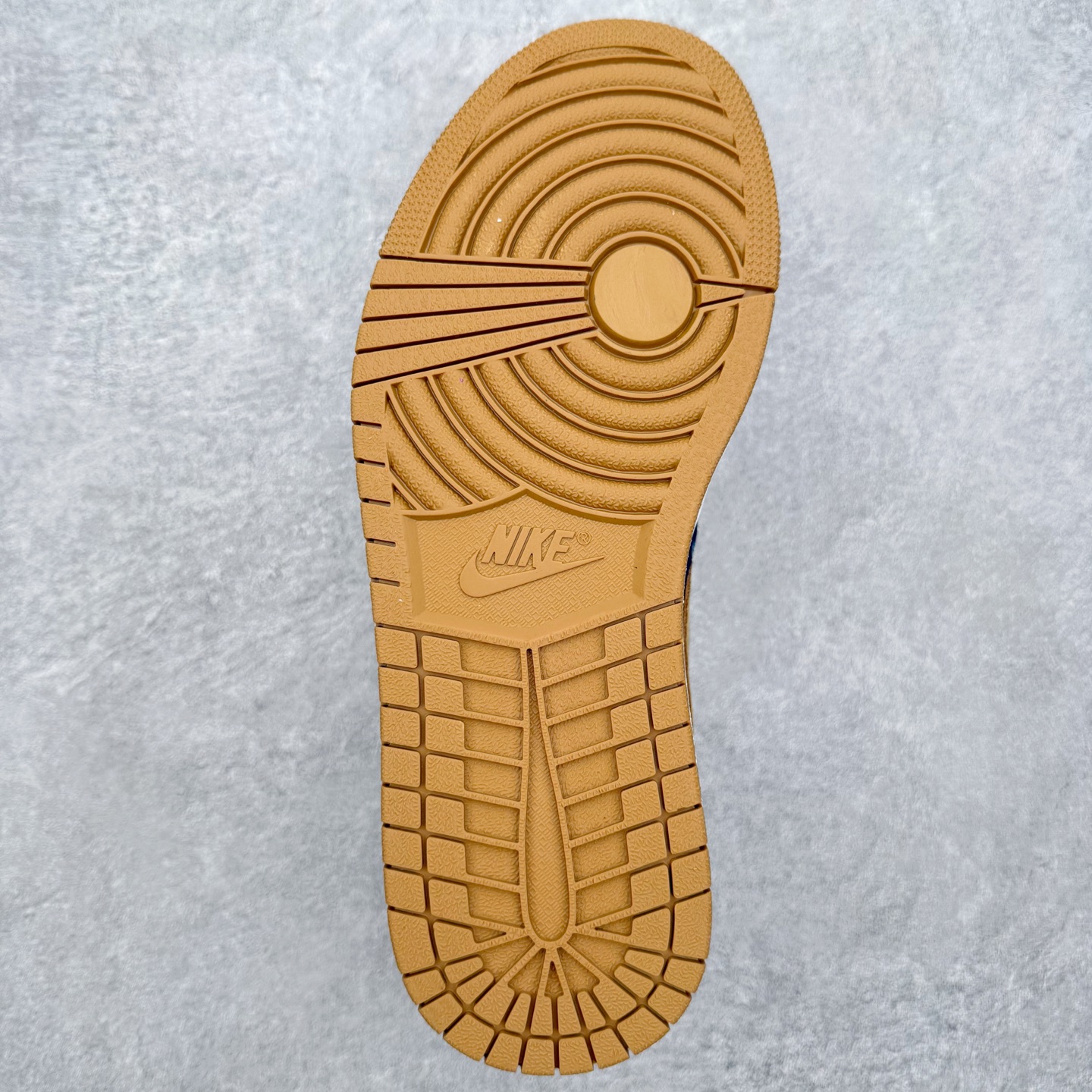 图片[9]-＃MG版 Air Jordan AJ1 Low 低帮系列 超性价比单品 平台直播间特供 百分百全新货品 零氧化发霉 给足利润空间操作 超乎所想的高性价比 原装楦头纸板开发 完美鞋型 超高清洁度 鞋型不臃肿别扭 原厂内置全掌气垫 A模大底 鞋舌AJ原厂专用牛津布 AJ专用反口珍珠布 原厂无杂质高弹内里海棉 特殊封边弹力鞋带 原鞋开模 拒绝公底 购置公司同步原材料 都有细节原汁原味 忠于原版 尺码：36 36.5 37.5 38 38.5 39 40 40.5 41 42 42.5 43 44 44.5 45 46-选品中心