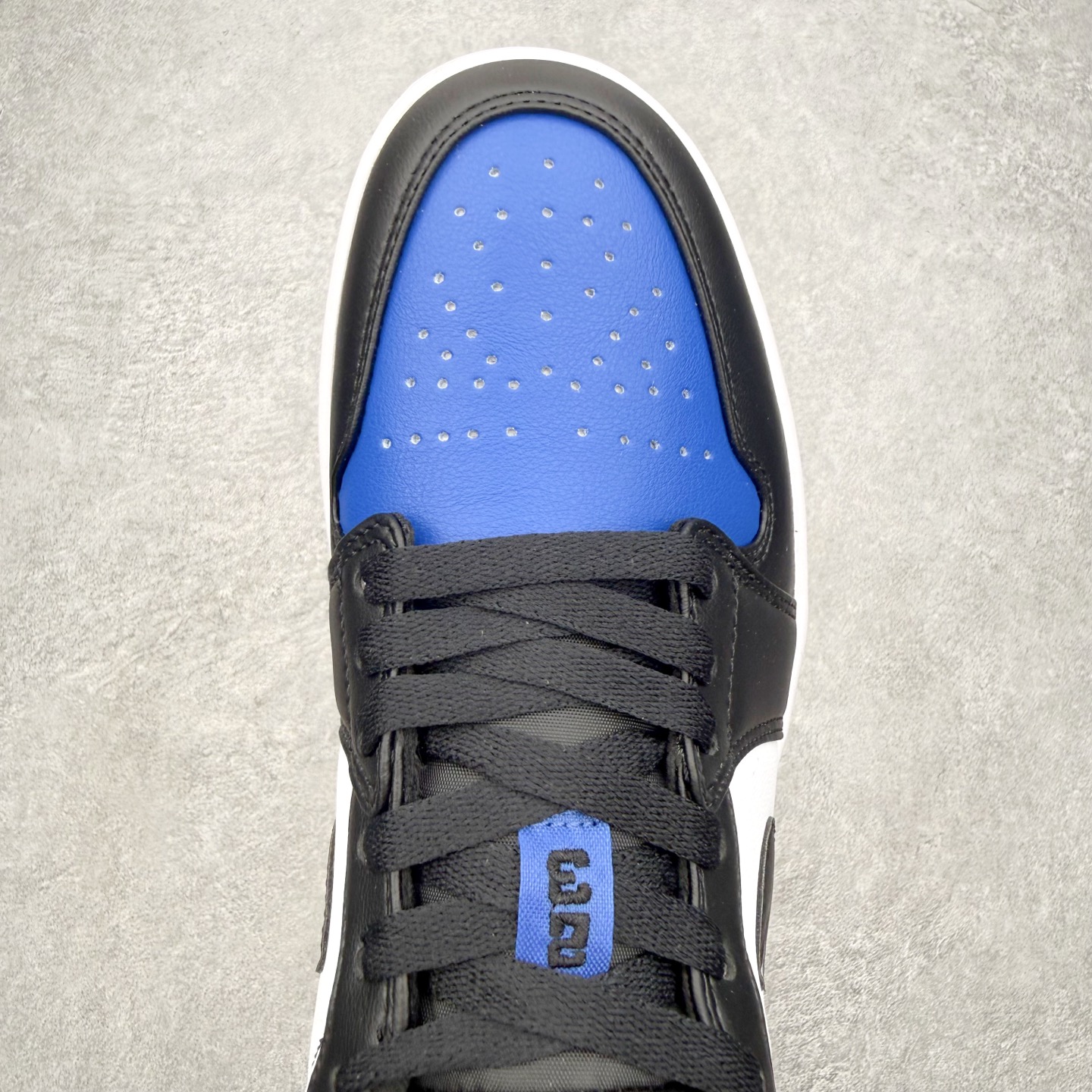 图片[4]-＃MG版 Air Jordan AJ1 Low 低帮系列 超性价比单品 平台直播间特供 百分百全新货品 零氧化发霉 给足利润空间操作 超乎所想的高性价比 原装楦头纸板开发 完美鞋型 超高清洁度 鞋型不臃肿别扭 原厂内置全掌气垫 A模大底 鞋舌AJ原厂专用牛津布 AJ专用反口珍珠布 原厂无杂质高弹内里海棉 特殊封边弹力鞋带 原鞋开模 拒绝公底 购置公司同步原材料 都有细节原汁原味 忠于原版 尺码：36 36.5 37.5 38 38.5 39 40 40.5 41 42 42.5 43 44 44.5 45 46-选品中心