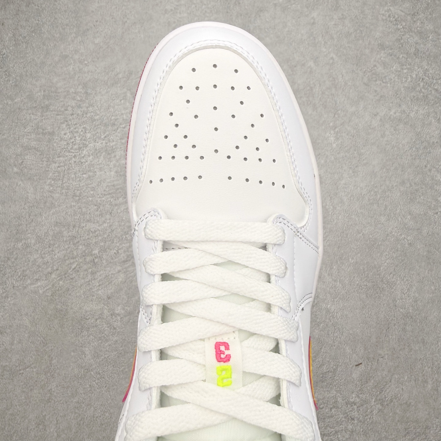图片[4]-＃MG版 Air Jordan AJ1 Low 低帮系列 超性价比单品 平台直播间特供 百分百全新货品 零氧化发霉 给足利润空间操作 超乎所想的高性价比 原装楦头纸板开发 完美鞋型 超高清洁度 鞋型不臃肿别扭 原厂内置全掌气垫 A模大底 鞋舌AJ原厂专用牛津布 AJ专用反口珍珠布 原厂无杂质高弹内里海棉 特殊封边弹力鞋带 原鞋开模 拒绝公底 购置公司同步原材料 都有细节原汁原味 忠于原版 尺码：36 36.5 37.5 38 38.5 39 40 40.5 41 42 42.5 43 44 44.5 45 46-选品中心