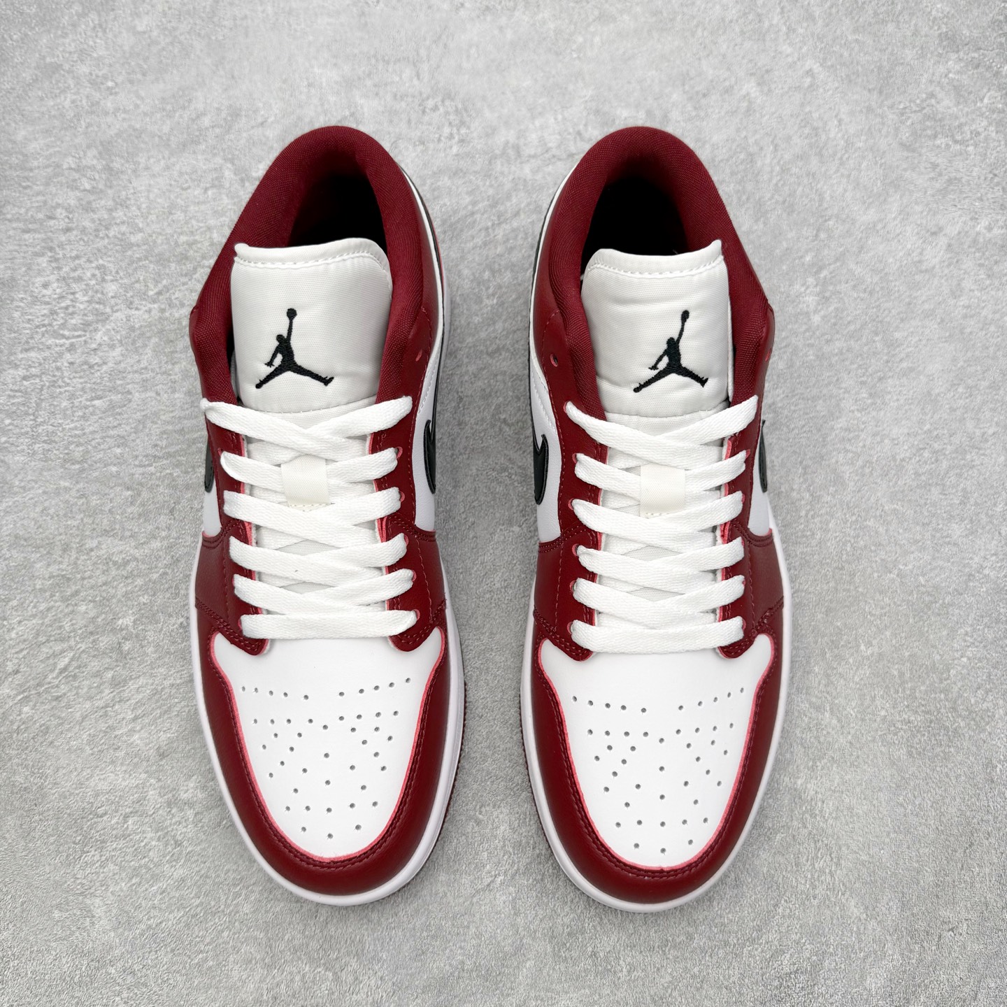 图片[2]-＃MG版 Air Jordan AJ1 Low 低帮系列 超性价比单品 平台直播间特供 百分百全新货品 零氧化发霉 给足利润空间操作 超乎所想的高性价比 原装楦头纸板开发 完美鞋型 超高清洁度 鞋型不臃肿别扭 原厂内置全掌气垫 A模大底 鞋舌AJ原厂专用牛津布 AJ专用反口珍珠布 原厂无杂质高弹内里海棉 特殊封边弹力鞋带 原鞋开模 拒绝公底 购置公司同步原材料 都有细节原汁原味 忠于原版 尺码：36 36.5 37.5 38 38.5 39 40 40.5 41 42 42.5 43 44 44.5 45 46-选品中心