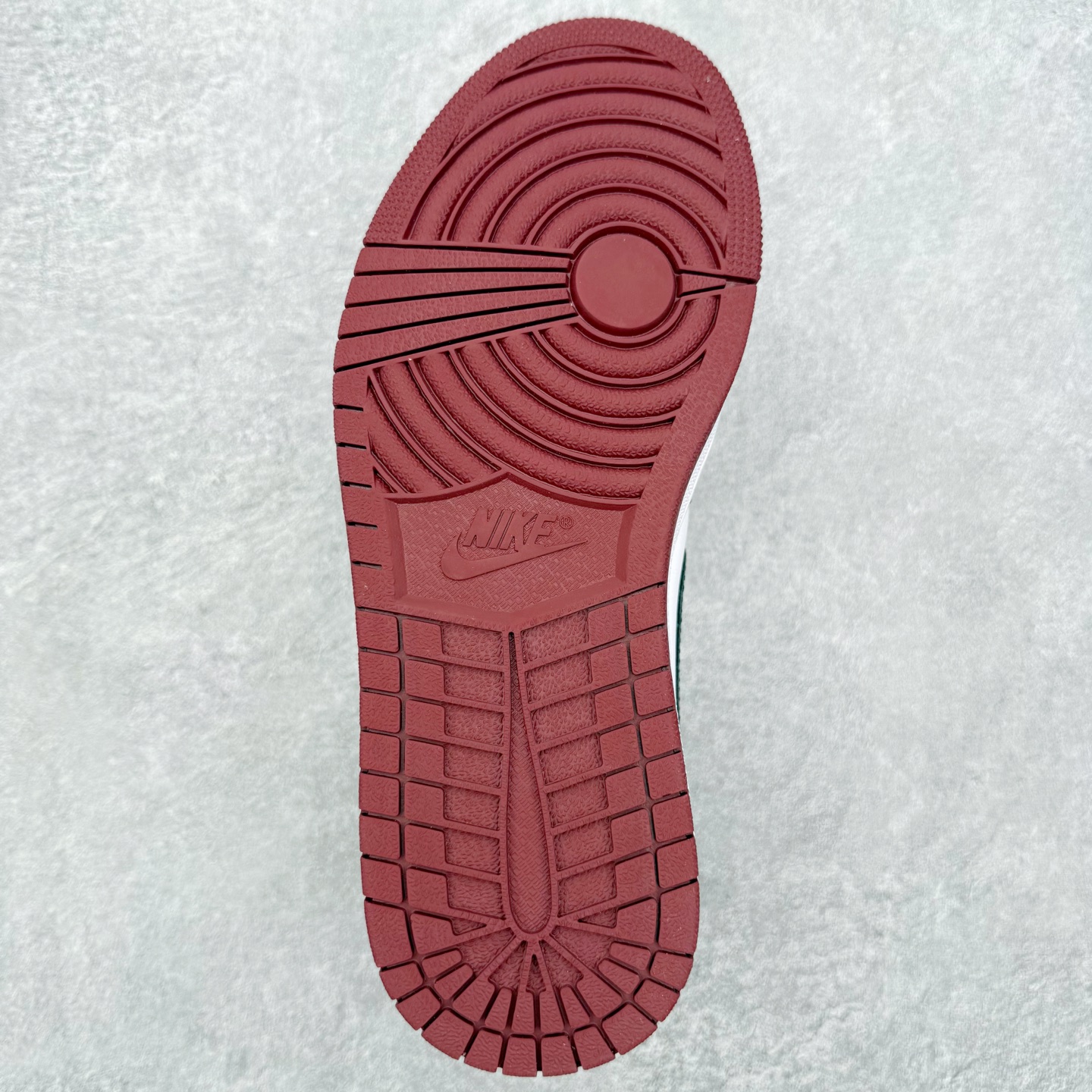图片[9]-＃MG版 Air Jordan AJ1 Low 低帮系列 超性价比单品 平台直播间特供 百分百全新货品 零氧化发霉 给足利润空间操作 超乎所想的高性价比 原装楦头纸板开发 完美鞋型 超高清洁度 鞋型不臃肿别扭 原厂内置全掌气垫 A模大底 鞋舌AJ原厂专用牛津布 AJ专用反口珍珠布 原厂无杂质高弹内里海棉 特殊封边弹力鞋带 原鞋开模 拒绝公底 购置公司同步原材料 都有细节原汁原味 忠于原版 尺码：36 36.5 37.5 38 38.5 39 40 40.5 41 42 42.5 43 44 44.5 45 46-选品中心