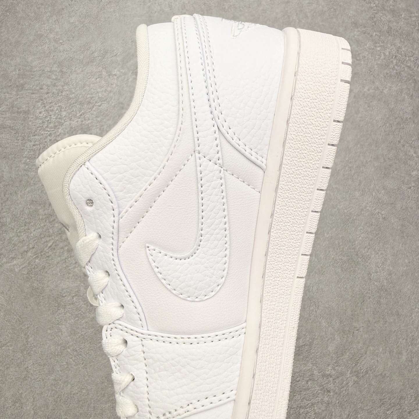 图片[7]-＃MG版 Air Jordan AJ1 Low 低帮系列 超性价比单品 平台直播间特供 百分百全新货品 零氧化发霉 给足利润空间操作 超乎所想的高性价比 原装楦头纸板开发 完美鞋型 超高清洁度 鞋型不臃肿别扭 原厂内置全掌气垫 A模大底 鞋舌AJ原厂专用牛津布 AJ专用反口珍珠布 原厂无杂质高弹内里海棉 特殊封边弹力鞋带 原鞋开模 拒绝公底 购置公司同步原材料 都有细节原汁原味 忠于原版 尺码：36 36.5 37.5 38 38.5 39 40 40.5 41 42 42.5 43 44 44.5 45 46-选品中心