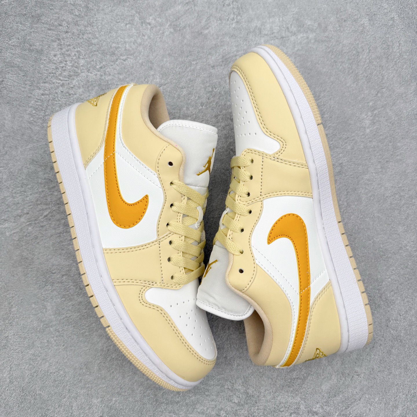 图片[3]-＃MG版 Air Jordan AJ1 Low 低帮系列 超性价比单品 平台直播间特供 百分百全新货品 零氧化发霉 给足利润空间操作 超乎所想的高性价比 原装楦头纸板开发 完美鞋型 超高清洁度 鞋型不臃肿别扭 原厂内置全掌气垫 A模大底 鞋舌AJ原厂专用牛津布 AJ专用反口珍珠布 原厂无杂质高弹内里海棉 特殊封边弹力鞋带 原鞋开模 拒绝公底 购置公司同步原材料 都有细节原汁原味 忠于原版 尺码：36 36.5 37.5 38 38.5 39 40 40.5 41 42 42.5 43 44 44.5 45 46-选品中心
