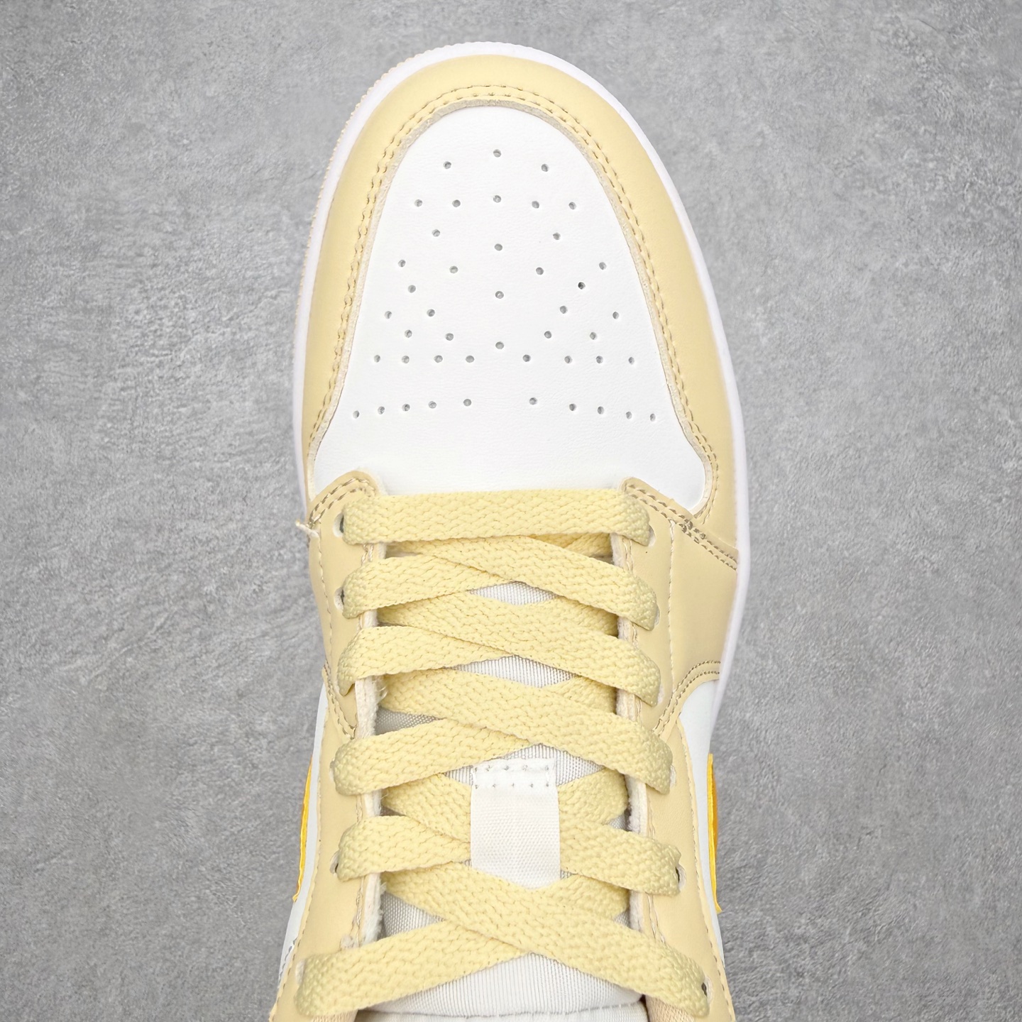 图片[4]-＃MG版 Air Jordan AJ1 Low 低帮系列 超性价比单品 平台直播间特供 百分百全新货品 零氧化发霉 给足利润空间操作 超乎所想的高性价比 原装楦头纸板开发 完美鞋型 超高清洁度 鞋型不臃肿别扭 原厂内置全掌气垫 A模大底 鞋舌AJ原厂专用牛津布 AJ专用反口珍珠布 原厂无杂质高弹内里海棉 特殊封边弹力鞋带 原鞋开模 拒绝公底 购置公司同步原材料 都有细节原汁原味 忠于原版 尺码：36 36.5 37.5 38 38.5 39 40 40.5 41 42 42.5 43 44 44.5 45 46-选品中心