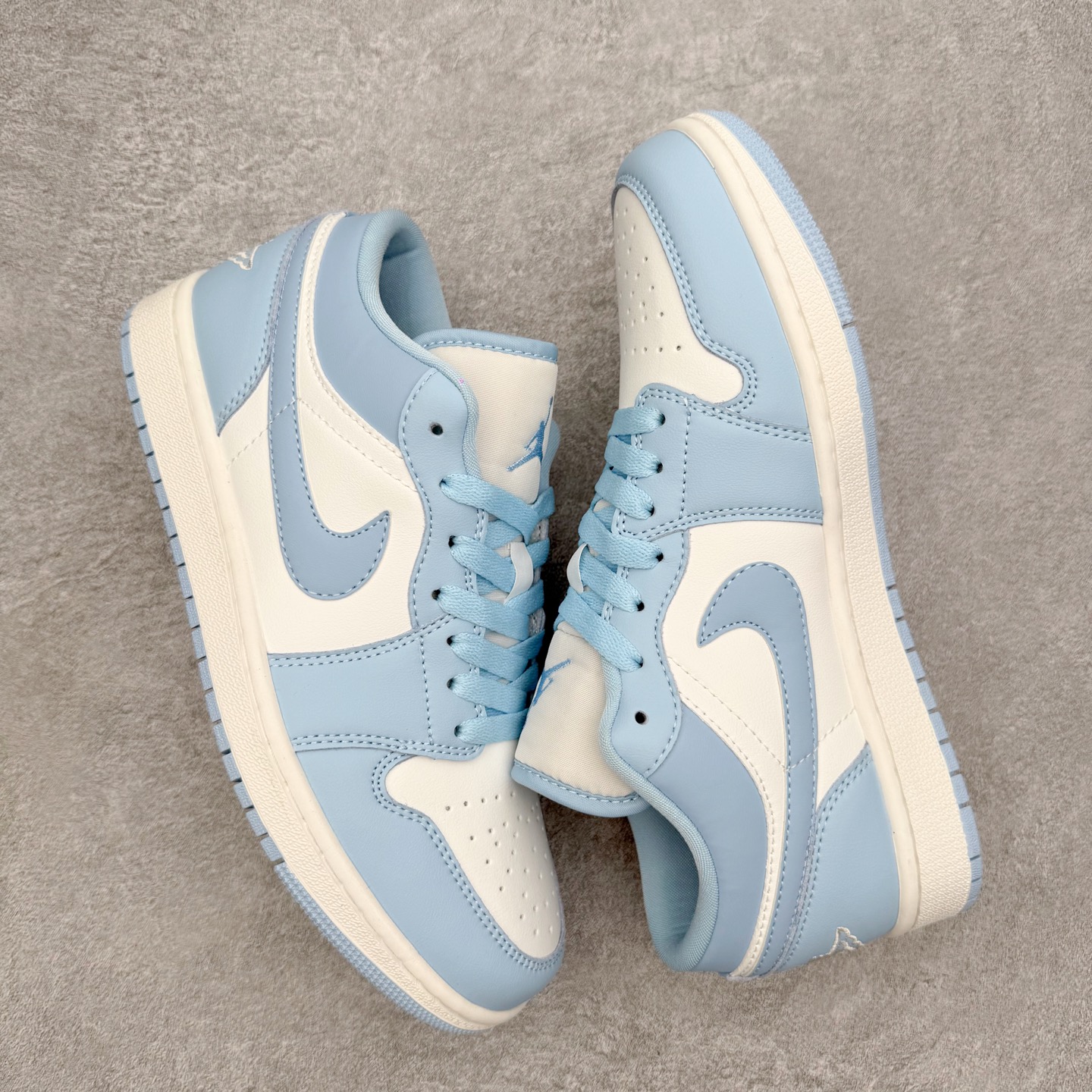 图片[3]-＃MG版 Air Jordan AJ1 Low 低帮系列 超性价比单品 平台直播间特供 百分百全新货品 零氧化发霉 给足利润空间操作 超乎所想的高性价比 原装楦头纸板开发 完美鞋型 超高清洁度 鞋型不臃肿别扭 原厂内置全掌气垫 A模大底 鞋舌AJ原厂专用牛津布 AJ专用反口珍珠布 原厂无杂质高弹内里海棉 特殊封边弹力鞋带 原鞋开模 拒绝公底 购置公司同步原材料 都有细节原汁原味 忠于原版 尺码：36 36.5 37.5 38 38.5 39 40 40.5 41 42 42.5 43 44 44.5 45 46-选品中心
