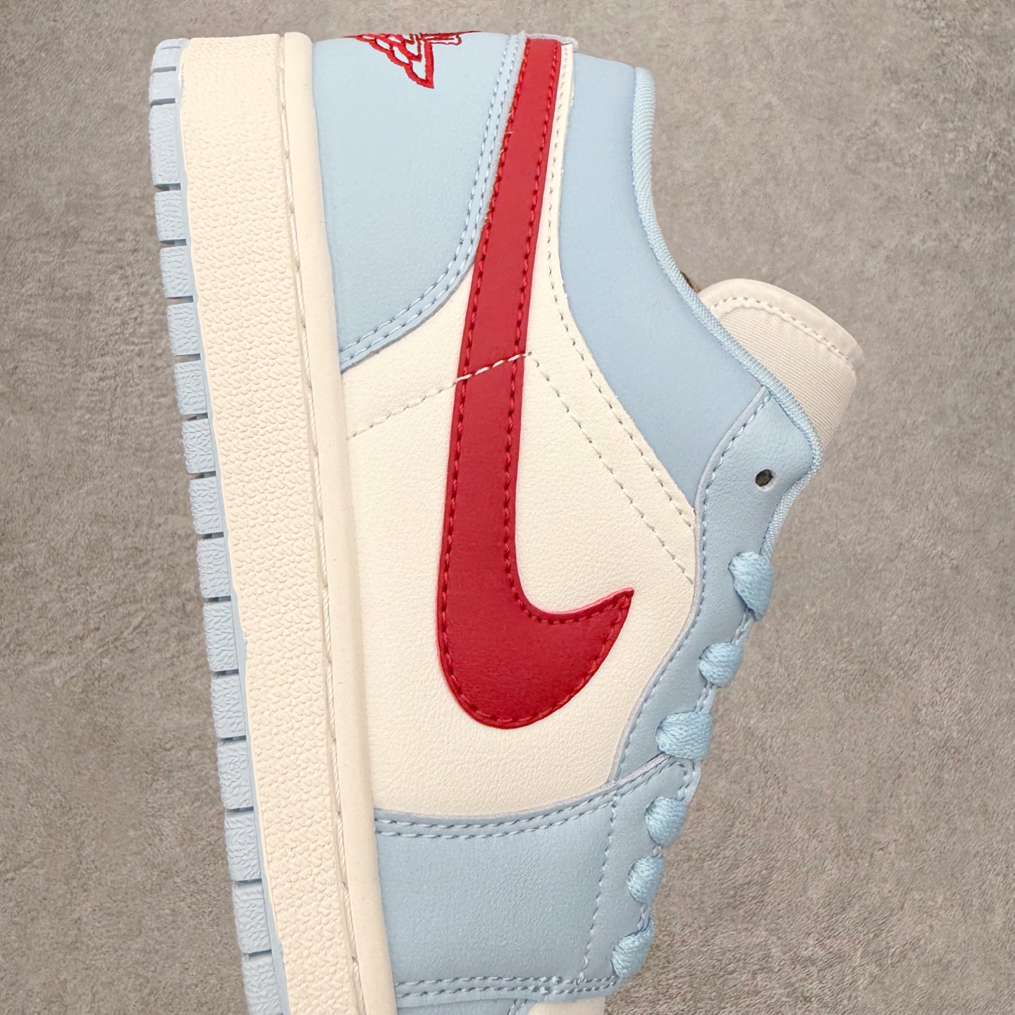 图片[6]-＃MG版 Air Jordan AJ1 Low 低帮系列 超性价比单品 平台直播间特供 百分百全新货品 零氧化发霉 给足利润空间操作 超乎所想的高性价比 原装楦头纸板开发 完美鞋型 超高清洁度 鞋型不臃肿别扭 原厂内置全掌气垫 A模大底 鞋舌AJ原厂专用牛津布 AJ专用反口珍珠布 原厂无杂质高弹内里海棉 特殊封边弹力鞋带 原鞋开模 拒绝公底 购置公司同步原材料 都有细节原汁原味 忠于原版 尺码：36 36.5 37.5 38 38.5 39 40 40.5 41 42 42.5 43 44 44.5 45 46-选品中心