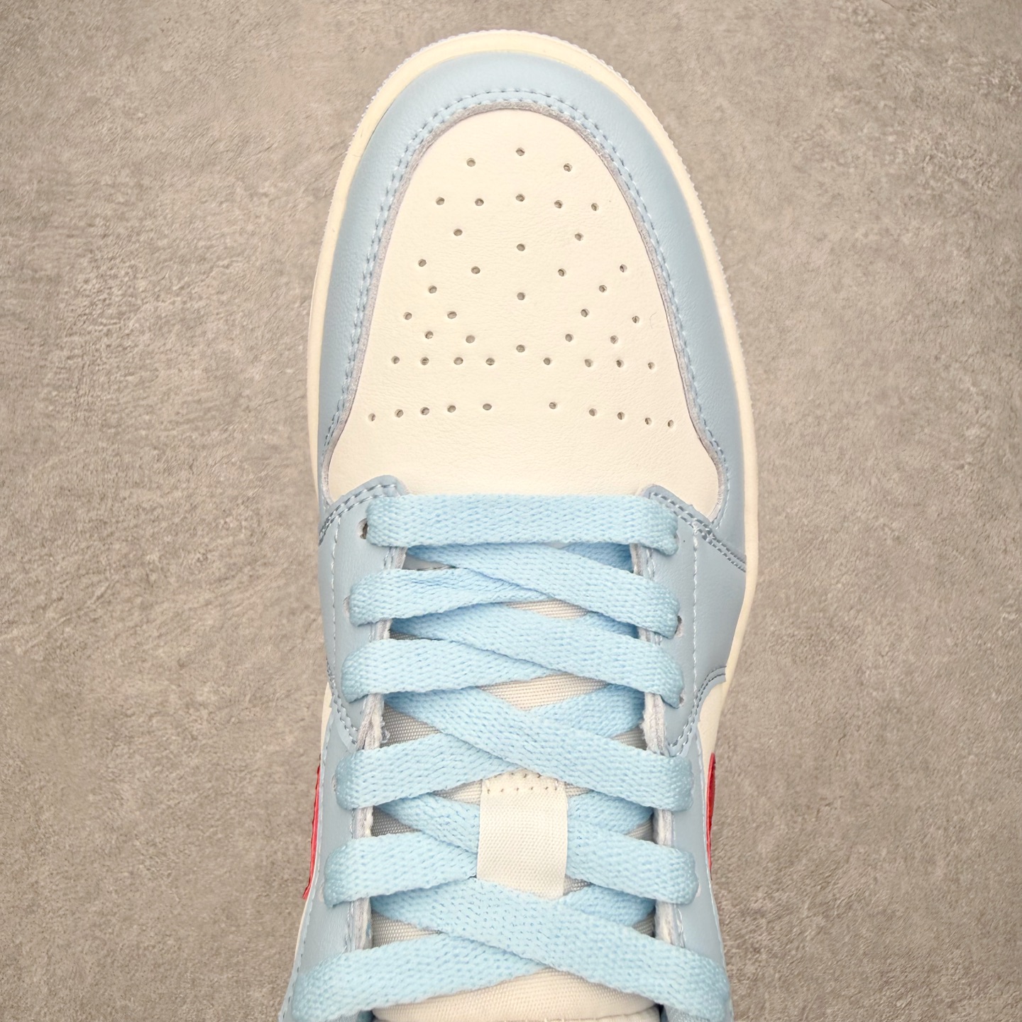 图片[4]-＃MG版 Air Jordan AJ1 Low 低帮系列 超性价比单品 平台直播间特供 百分百全新货品 零氧化发霉 给足利润空间操作 超乎所想的高性价比 原装楦头纸板开发 完美鞋型 超高清洁度 鞋型不臃肿别扭 原厂内置全掌气垫 A模大底 鞋舌AJ原厂专用牛津布 AJ专用反口珍珠布 原厂无杂质高弹内里海棉 特殊封边弹力鞋带 原鞋开模 拒绝公底 购置公司同步原材料 都有细节原汁原味 忠于原版 尺码：36 36.5 37.5 38 38.5 39 40 40.5 41 42 42.5 43 44 44.5 45 46-选品中心