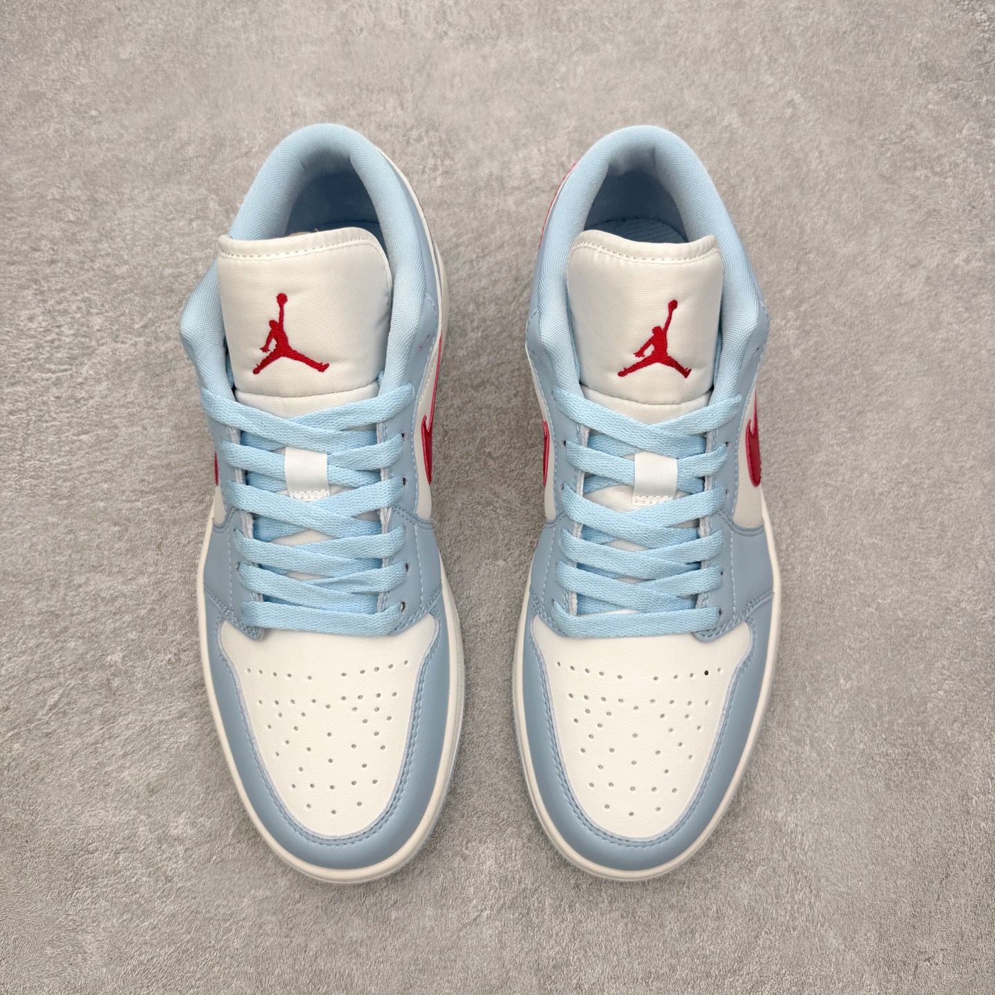 图片[2]-＃MG版 Air Jordan AJ1 Low 低帮系列 超性价比单品 平台直播间特供 百分百全新货品 零氧化发霉 给足利润空间操作 超乎所想的高性价比 原装楦头纸板开发 完美鞋型 超高清洁度 鞋型不臃肿别扭 原厂内置全掌气垫 A模大底 鞋舌AJ原厂专用牛津布 AJ专用反口珍珠布 原厂无杂质高弹内里海棉 特殊封边弹力鞋带 原鞋开模 拒绝公底 购置公司同步原材料 都有细节原汁原味 忠于原版 尺码：36 36.5 37.5 38 38.5 39 40 40.5 41 42 42.5 43 44 44.5 45 46-选品中心