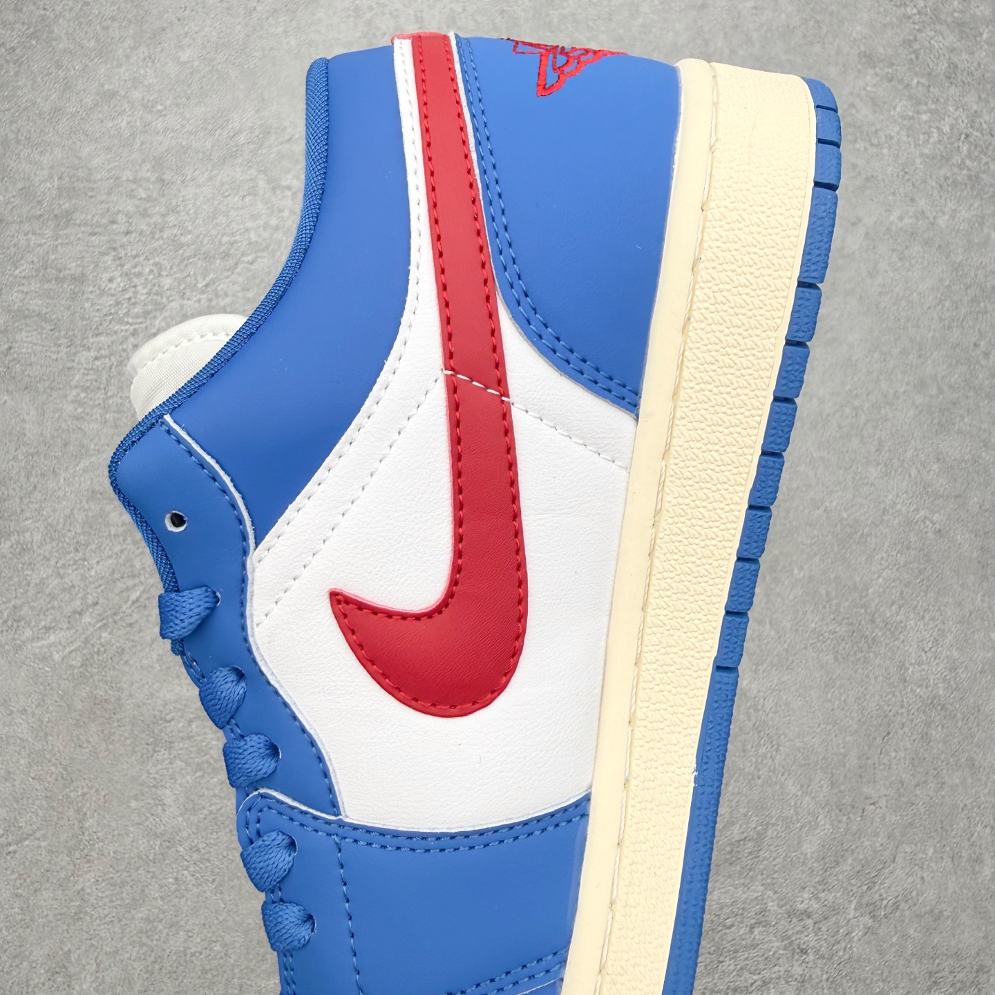 图片[7]-＃MG版 Air Jordan AJ1 Low 低帮系列 超性价比单品 平台直播间特供 百分百全新货品 零氧化发霉 给足利润空间操作 超乎所想的高性价比 原装楦头纸板开发 完美鞋型 超高清洁度 鞋型不臃肿别扭 原厂内置全掌气垫 A模大底 鞋舌AJ原厂专用牛津布 AJ专用反口珍珠布 原厂无杂质高弹内里海棉 特殊封边弹力鞋带 原鞋开模 拒绝公底 购置公司同步原材料 都有细节原汁原味 忠于原版 尺码：36 36.5 37.5 38 38.5 39 40 40.5 41 42 42.5 43 44 44.5 45 46-选品中心