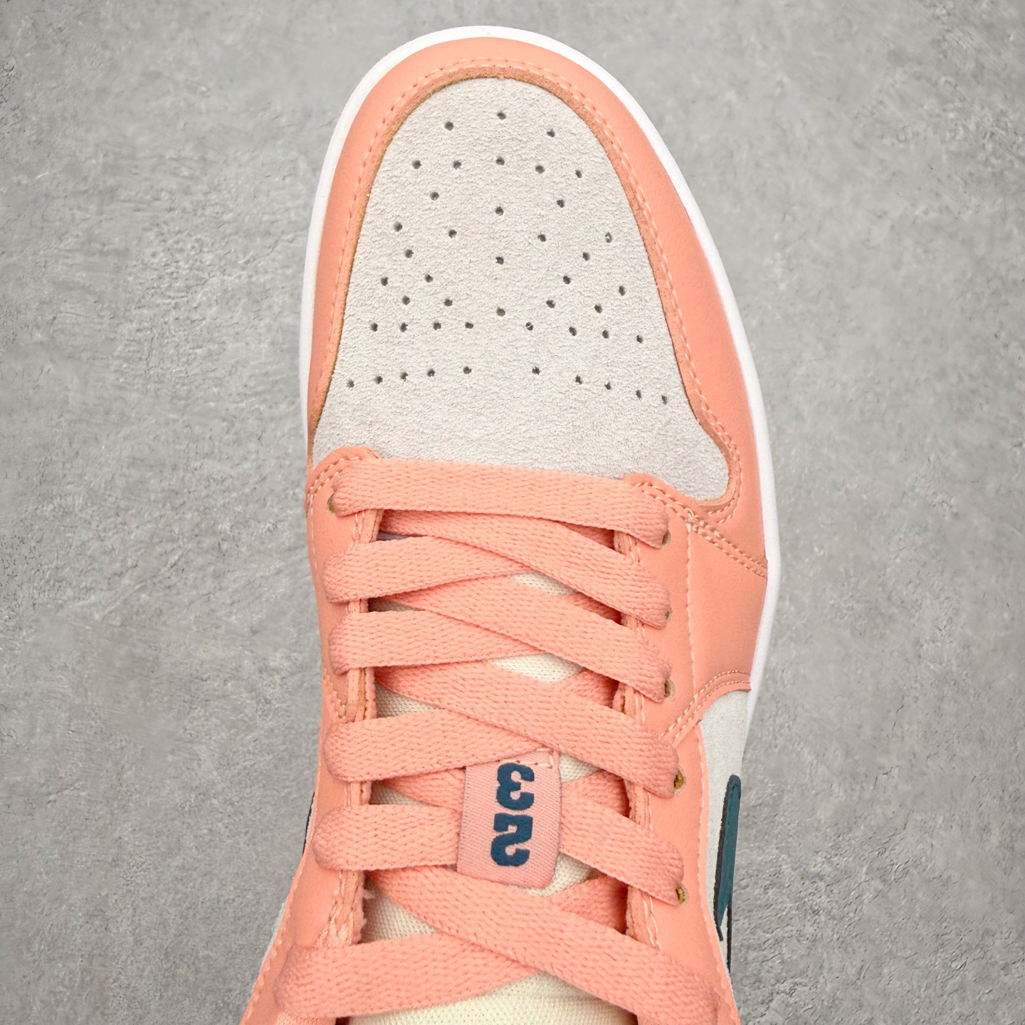 图片[4]-＃MG版 Air Jordan AJ1 Low 低帮系列 超性价比单品 平台直播间特供 百分百全新货品 零氧化发霉 给足利润空间操作 超乎所想的高性价比 原装楦头纸板开发 完美鞋型 超高清洁度 鞋型不臃肿别扭 原厂内置全掌气垫 A模大底 鞋舌AJ原厂专用牛津布 AJ专用反口珍珠布 原厂无杂质高弹内里海棉 特殊封边弹力鞋带 原鞋开模 拒绝公底 购置公司同步原材料 都有细节原汁原味 忠于原版 尺码：36 36.5 37.5 38 38.5 39 40 40.5 41 42 42.5 43 44 44.5 45 46-选品中心