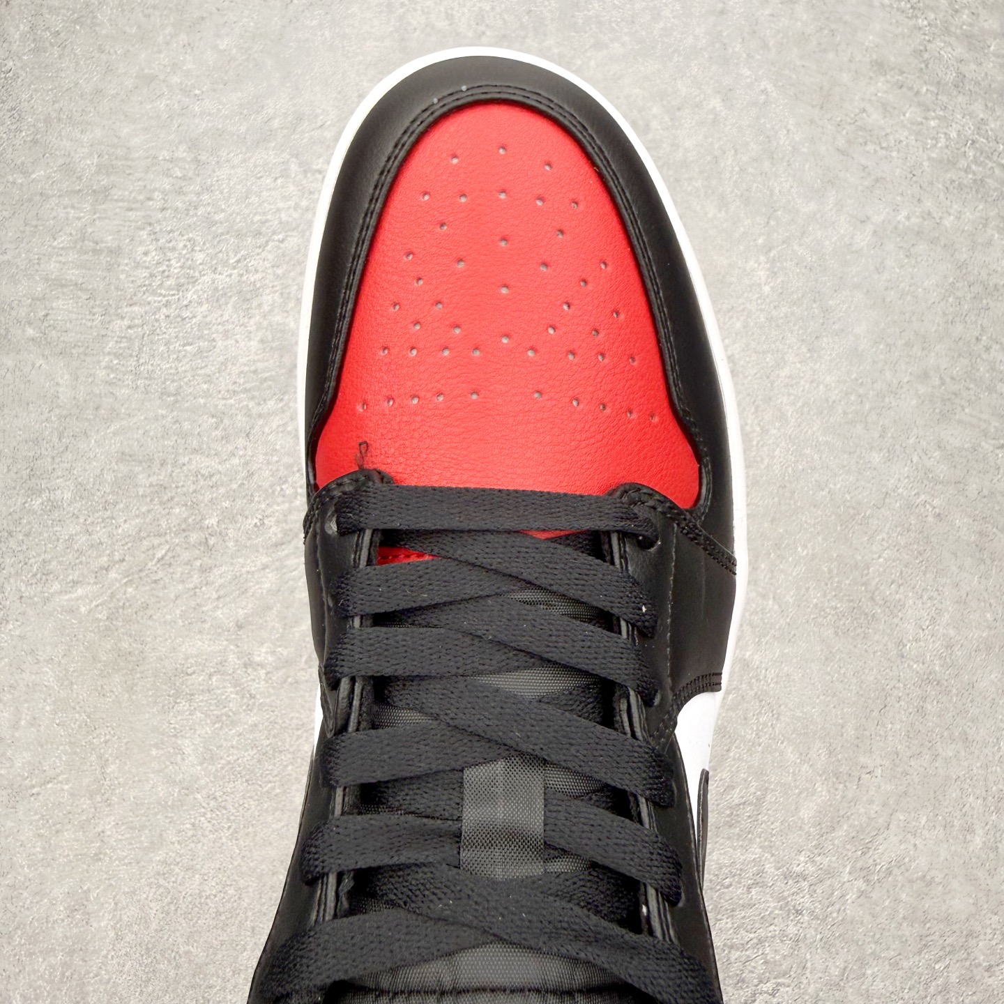 图片[4]-＃MG版 Air Jordan AJ1 Low 低帮系列 超性价比单品 平台直播间特供 百分百全新货品 零氧化发霉 给足利润空间操作 超乎所想的高性价比 原装楦头纸板开发 完美鞋型 超高清洁度 鞋型不臃肿别扭 原厂内置全掌气垫 A模大底 鞋舌AJ原厂专用牛津布 AJ专用反口珍珠布 原厂无杂质高弹内里海棉 特殊封边弹力鞋带 原鞋开模 拒绝公底 购置公司同步原材料 都有细节原汁原味 忠于原版 尺码：36 36.5 37.5 38 38.5 39 40 40.5 41 42 42.5 43 44 44.5 45 46-选品中心