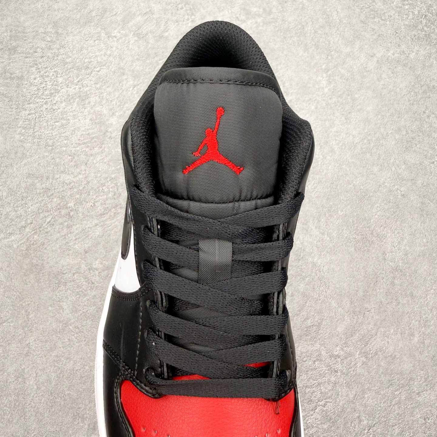 图片[5]-＃MG版 Air Jordan AJ1 Low 低帮系列 超性价比单品 平台直播间特供 百分百全新货品 零氧化发霉 给足利润空间操作 超乎所想的高性价比 原装楦头纸板开发 完美鞋型 超高清洁度 鞋型不臃肿别扭 原厂内置全掌气垫 A模大底 鞋舌AJ原厂专用牛津布 AJ专用反口珍珠布 原厂无杂质高弹内里海棉 特殊封边弹力鞋带 原鞋开模 拒绝公底 购置公司同步原材料 都有细节原汁原味 忠于原版 尺码：36 36.5 37.5 38 38.5 39 40 40.5 41 42 42.5 43 44 44.5 45 46-选品中心