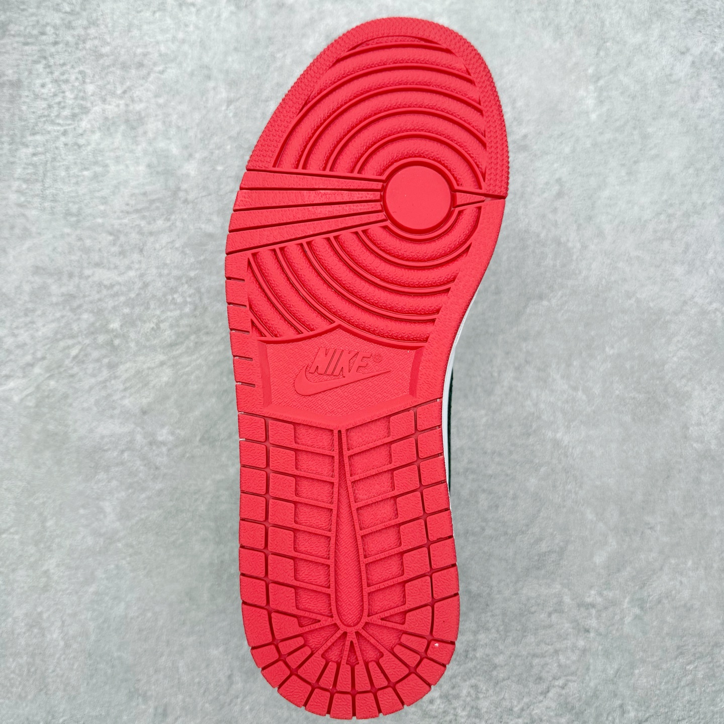 图片[9]-＃MG版 Air Jordan AJ1 Low 低帮系列 超性价比单品 平台直播间特供 百分百全新货品 零氧化发霉 给足利润空间操作 超乎所想的高性价比 原装楦头纸板开发 完美鞋型 超高清洁度 鞋型不臃肿别扭 原厂内置全掌气垫 A模大底 鞋舌AJ原厂专用牛津布 AJ专用反口珍珠布 原厂无杂质高弹内里海棉 特殊封边弹力鞋带 原鞋开模 拒绝公底 购置公司同步原材料 都有细节原汁原味 忠于原版 尺码：36 36.5 37.5 38 38.5 39 40 40.5 41 42 42.5 43 44 44.5 45 46-选品中心
