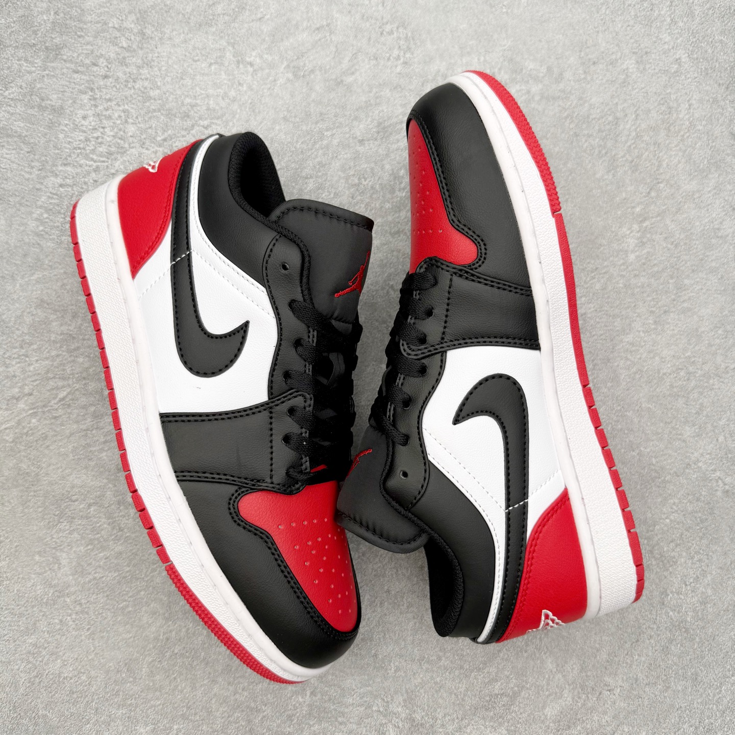 图片[3]-＃MG版 Air Jordan AJ1 Low 低帮系列 超性价比单品 平台直播间特供 百分百全新货品 零氧化发霉 给足利润空间操作 超乎所想的高性价比 原装楦头纸板开发 完美鞋型 超高清洁度 鞋型不臃肿别扭 原厂内置全掌气垫 A模大底 鞋舌AJ原厂专用牛津布 AJ专用反口珍珠布 原厂无杂质高弹内里海棉 特殊封边弹力鞋带 原鞋开模 拒绝公底 购置公司同步原材料 都有细节原汁原味 忠于原版 尺码：36 36.5 37.5 38 38.5 39 40 40.5 41 42 42.5 43 44 44.5 45 46-选品中心