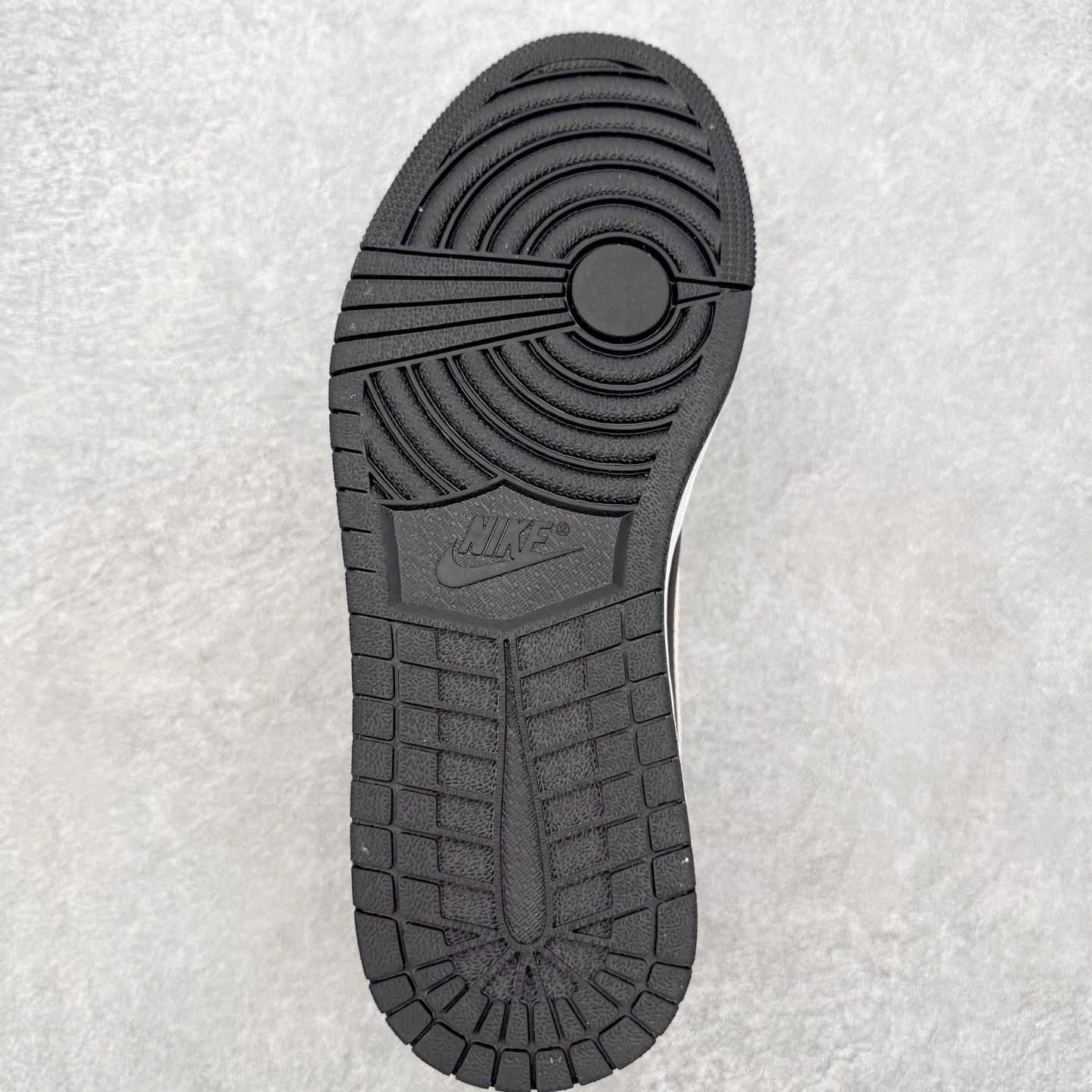 图片[9]-＃MG版 Air Jordan AJ1 Low 低帮系列 超性价比单品 平台直播间特供 百分百全新货品 零氧化发霉 给足利润空间操作 超乎所想的高性价比 原装楦头纸板开发 完美鞋型 超高清洁度 鞋型不臃肿别扭 原厂内置全掌气垫 A模大底 鞋舌AJ原厂专用牛津布 AJ专用反口珍珠布 原厂无杂质高弹内里海棉 特殊封边弹力鞋带 原鞋开模 拒绝公底 购置公司同步原材料 都有细节原汁原味 忠于原版 尺码：36 36.5 37.5 38 38.5 39 40 40.5 41 42 42.5 43 44 44.5 45 46-选品中心