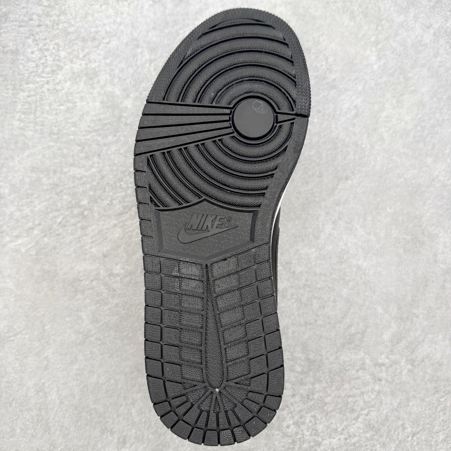 图片[9]-＃MG版 Air Jordan AJ1 Low 低帮系列 超性价比单品 平台直播间特供 百分百全新货品 零氧化发霉 给足利润空间操作 超乎所想的高性价比 原装楦头纸板开发 完美鞋型 超高清洁度 鞋型不臃肿别扭 原厂内置全掌气垫 A模大底 鞋舌AJ原厂专用牛津布 AJ专用反口珍珠布 原厂无杂质高弹内里海棉 特殊封边弹力鞋带 原鞋开模 拒绝公底 购置公司同步原材料 都有细节原汁原味 忠于原版 尺码：36 36.5 37.5 38 38.5 39 40 40.5 41 42 42.5 43 44 44.5 45 46-选品中心