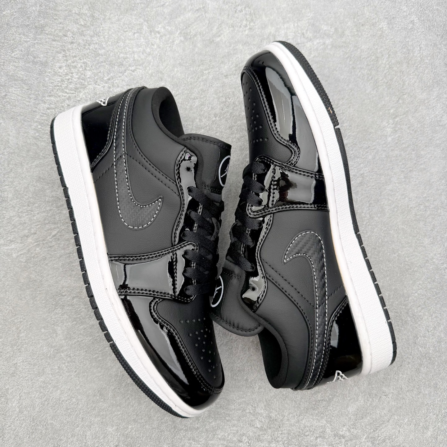 图片[3]-＃MG版 Air Jordan AJ1 Low 低帮系列 超性价比单品 平台直播间特供 百分百全新货品 零氧化发霉 给足利润空间操作 超乎所想的高性价比 原装楦头纸板开发 完美鞋型 超高清洁度 鞋型不臃肿别扭 原厂内置全掌气垫 A模大底 鞋舌AJ原厂专用牛津布 AJ专用反口珍珠布 原厂无杂质高弹内里海棉 特殊封边弹力鞋带 原鞋开模 拒绝公底 购置公司同步原材料 都有细节原汁原味 忠于原版 尺码：36 36.5 37.5 38 38.5 39 40 40.5 41 42 42.5 43 44 44.5 45 46-选品中心