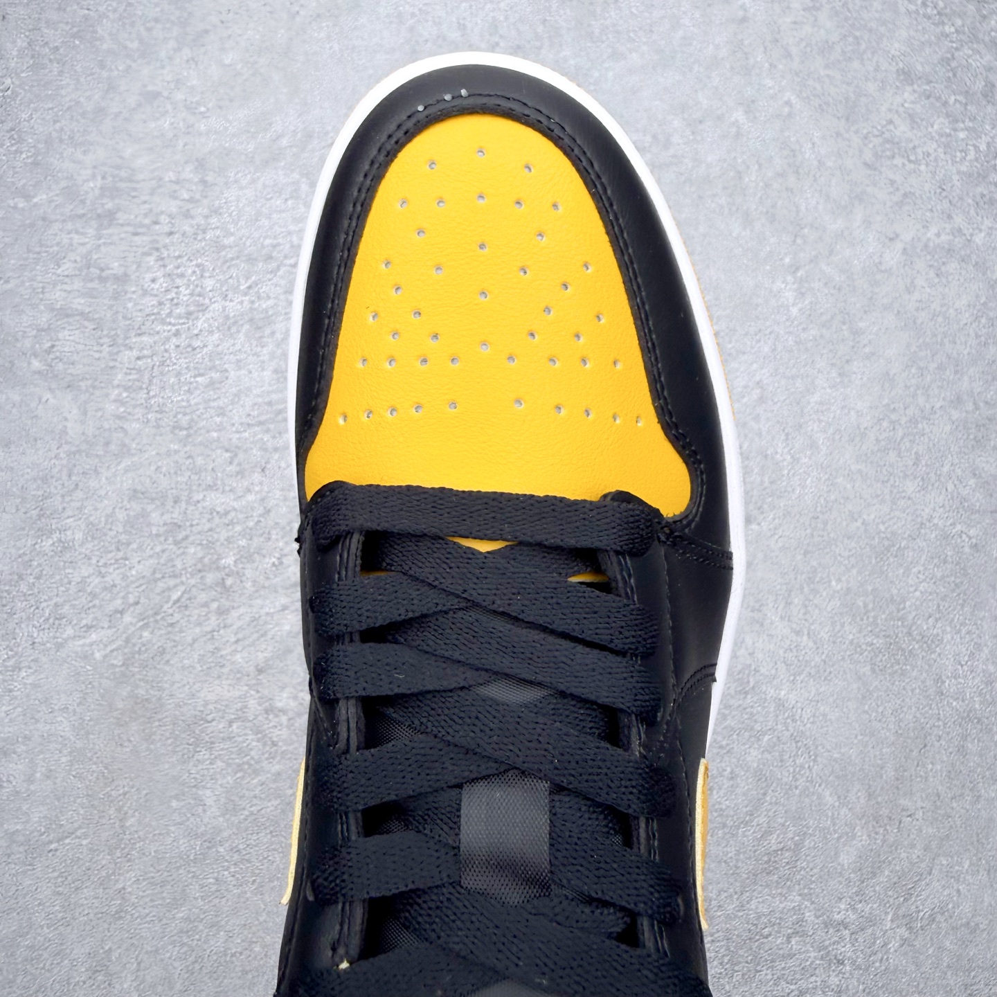 图片[4]-＃MG版 Air Jordan AJ1 Low 低帮系列 超性价比单品 平台直播间特供 百分百全新货品 零氧化发霉 给足利润空间操作 超乎所想的高性价比 原装楦头纸板开发 完美鞋型 超高清洁度 鞋型不臃肿别扭 原厂内置全掌气垫 A模大底 鞋舌AJ原厂专用牛津布 AJ专用反口珍珠布 原厂无杂质高弹内里海棉 特殊封边弹力鞋带 原鞋开模 拒绝公底 购置公司同步原材料 都有细节原汁原味 忠于原版 尺码：36 36.5 37.5 38 38.5 39 40 40.5 41 42 42.5 43 44 44.5 45 46-选品中心