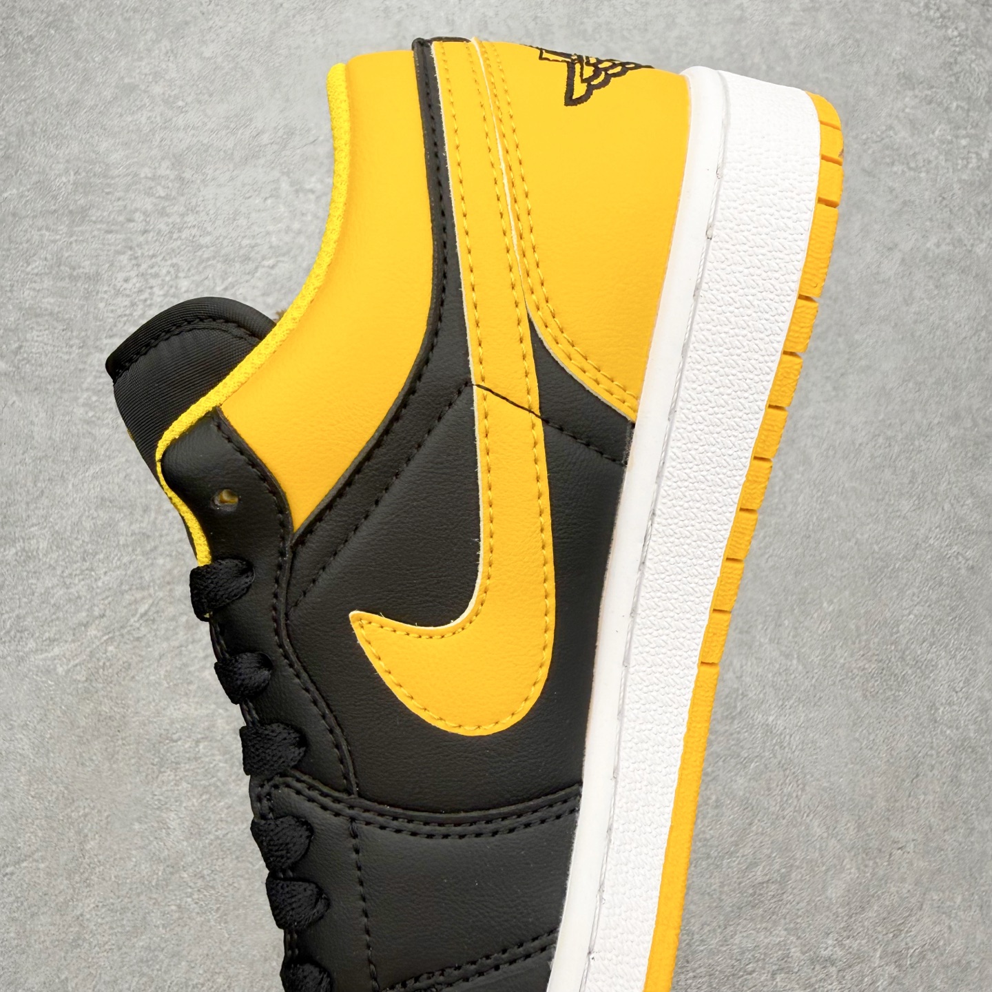 图片[7]-＃MG版 Air Jordan AJ1 Low 低帮系列 超性价比单品 平台直播间特供 百分百全新货品 零氧化发霉 给足利润空间操作 超乎所想的高性价比 原装楦头纸板开发 完美鞋型 超高清洁度 鞋型不臃肿别扭 原厂内置全掌气垫 A模大底 鞋舌AJ原厂专用牛津布 AJ专用反口珍珠布 原厂无杂质高弹内里海棉 特殊封边弹力鞋带 原鞋开模 拒绝公底 购置公司同步原材料 都有细节原汁原味 忠于原版 尺码：36 36.5 37.5 38 38.5 39 40 40.5 41 42 42.5 43 44 44.5 45 46-选品中心