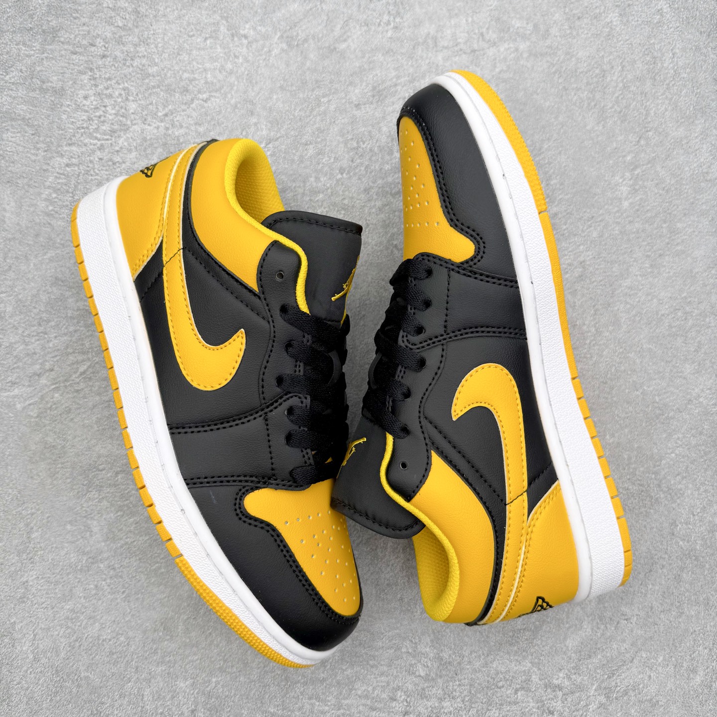 图片[3]-＃MG版 Air Jordan AJ1 Low 低帮系列 超性价比单品 平台直播间特供 百分百全新货品 零氧化发霉 给足利润空间操作 超乎所想的高性价比 原装楦头纸板开发 完美鞋型 超高清洁度 鞋型不臃肿别扭 原厂内置全掌气垫 A模大底 鞋舌AJ原厂专用牛津布 AJ专用反口珍珠布 原厂无杂质高弹内里海棉 特殊封边弹力鞋带 原鞋开模 拒绝公底 购置公司同步原材料 都有细节原汁原味 忠于原版 尺码：36 36.5 37.5 38 38.5 39 40 40.5 41 42 42.5 43 44 44.5 45 46-选品中心