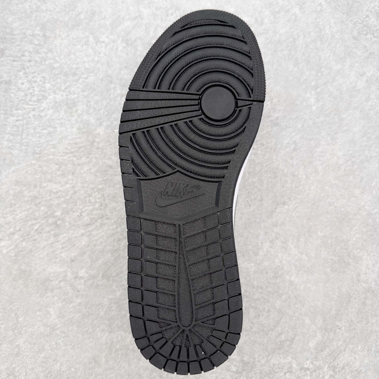 图片[9]-＃MG版 Air Jordan AJ1 Low 低帮系列 超性价比单品 平台直播间特供 百分百全新货品 零氧化发霉 给足利润空间操作 超乎所想的高性价比 原装楦头纸板开发 完美鞋型 超高清洁度 鞋型不臃肿别扭 原厂内置全掌气垫 A模大底 鞋舌AJ原厂专用牛津布 AJ专用反口珍珠布 原厂无杂质高弹内里海棉 特殊封边弹力鞋带 原鞋开模 拒绝公底 购置公司同步原材料 都有细节原汁原味 忠于原版 尺码：36 36.5 37.5 38 38.5 39 40 40.5 41 42 42.5 43 44 44.5 45 46-选品中心
