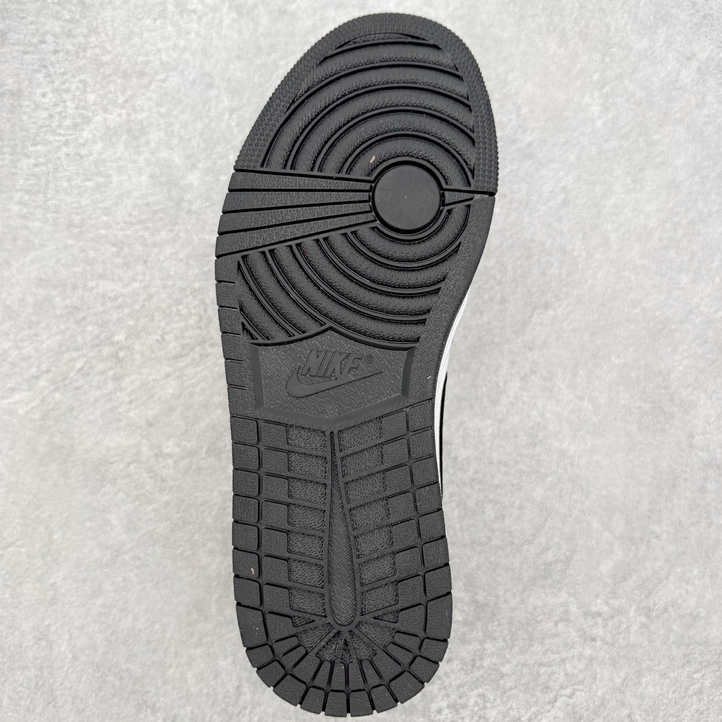 图片[9]-＃MG版 Air Jordan AJ1 Low 低帮系列 超性价比单品 平台直播间特供 百分百全新货品 零氧化发霉 给足利润空间操作 超乎所想的高性价比 原装楦头纸板开发 完美鞋型 超高清洁度 鞋型不臃肿别扭 原厂内置全掌气垫 A模大底 鞋舌AJ原厂专用牛津布 AJ专用反口珍珠布 原厂无杂质高弹内里海棉 特殊封边弹力鞋带 原鞋开模 拒绝公底 购置公司同步原材料 都有细节原汁原味 忠于原版 尺码：36 36.5 37.5 38 38.5 39 40 40.5 41 42 42.5 43 44 44.5 45 46-选品中心