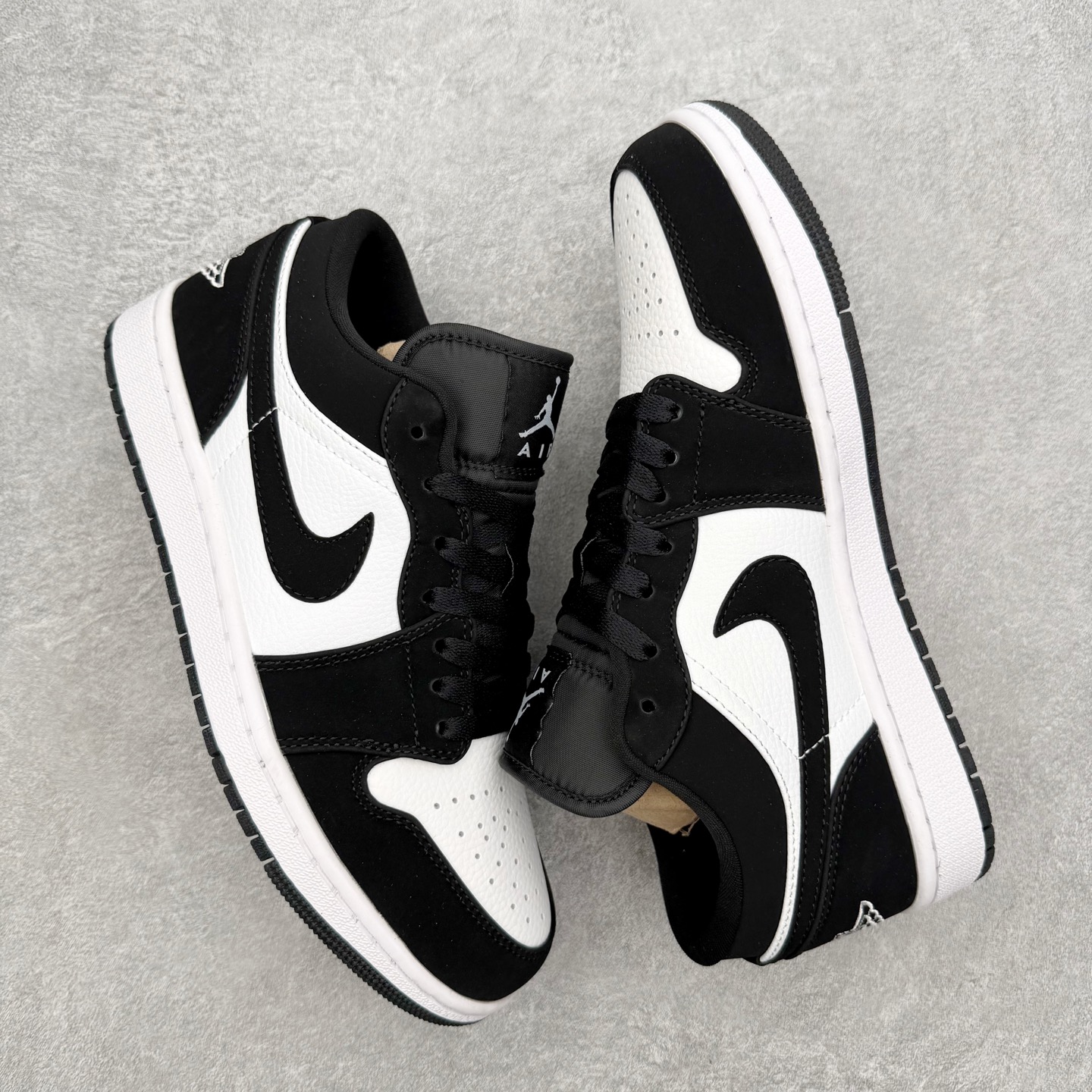 图片[3]-＃MG版 Air Jordan AJ1 Low 低帮系列 超性价比单品 平台直播间特供 百分百全新货品 零氧化发霉 给足利润空间操作 超乎所想的高性价比 原装楦头纸板开发 完美鞋型 超高清洁度 鞋型不臃肿别扭 原厂内置全掌气垫 A模大底 鞋舌AJ原厂专用牛津布 AJ专用反口珍珠布 原厂无杂质高弹内里海棉 特殊封边弹力鞋带 原鞋开模 拒绝公底 购置公司同步原材料 都有细节原汁原味 忠于原版 尺码：36 36.5 37.5 38 38.5 39 40 40.5 41 42 42.5 43 44 44.5 45 46-选品中心