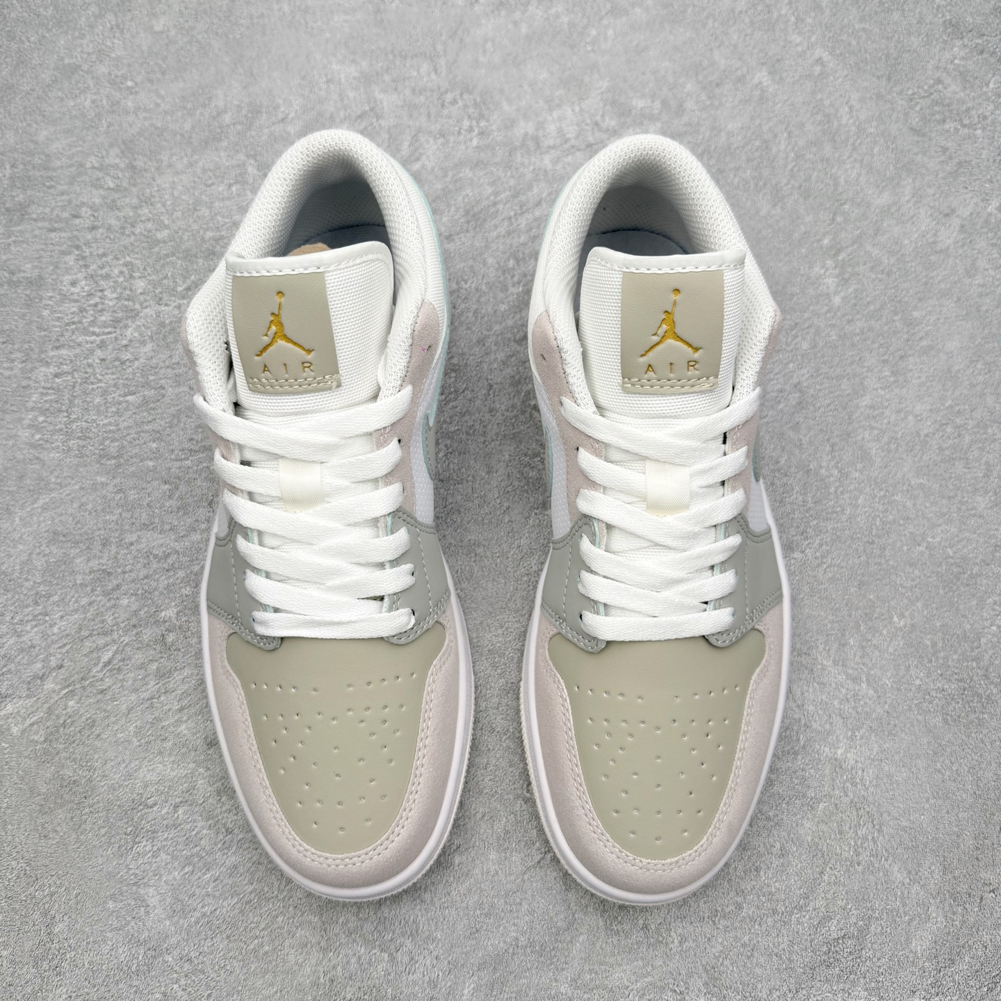 图片[2]-＃MG版 Air Jordan AJ1 Low 低帮系列 超性价比单品 平台直播间特供 百分百全新货品 零氧化发霉 给足利润空间操作 超乎所想的高性价比 原装楦头纸板开发 完美鞋型 超高清洁度 鞋型不臃肿别扭 原厂内置全掌气垫 A模大底 鞋舌AJ原厂专用牛津布 AJ专用反口珍珠布 原厂无杂质高弹内里海棉 特殊封边弹力鞋带 原鞋开模 拒绝公底 购置公司同步原材料 都有细节原汁原味 忠于原版 尺码：36 36.5 37.5 38 38.5 39 40 40.5 41 42 42.5 43 44 44.5 45 46-选品中心